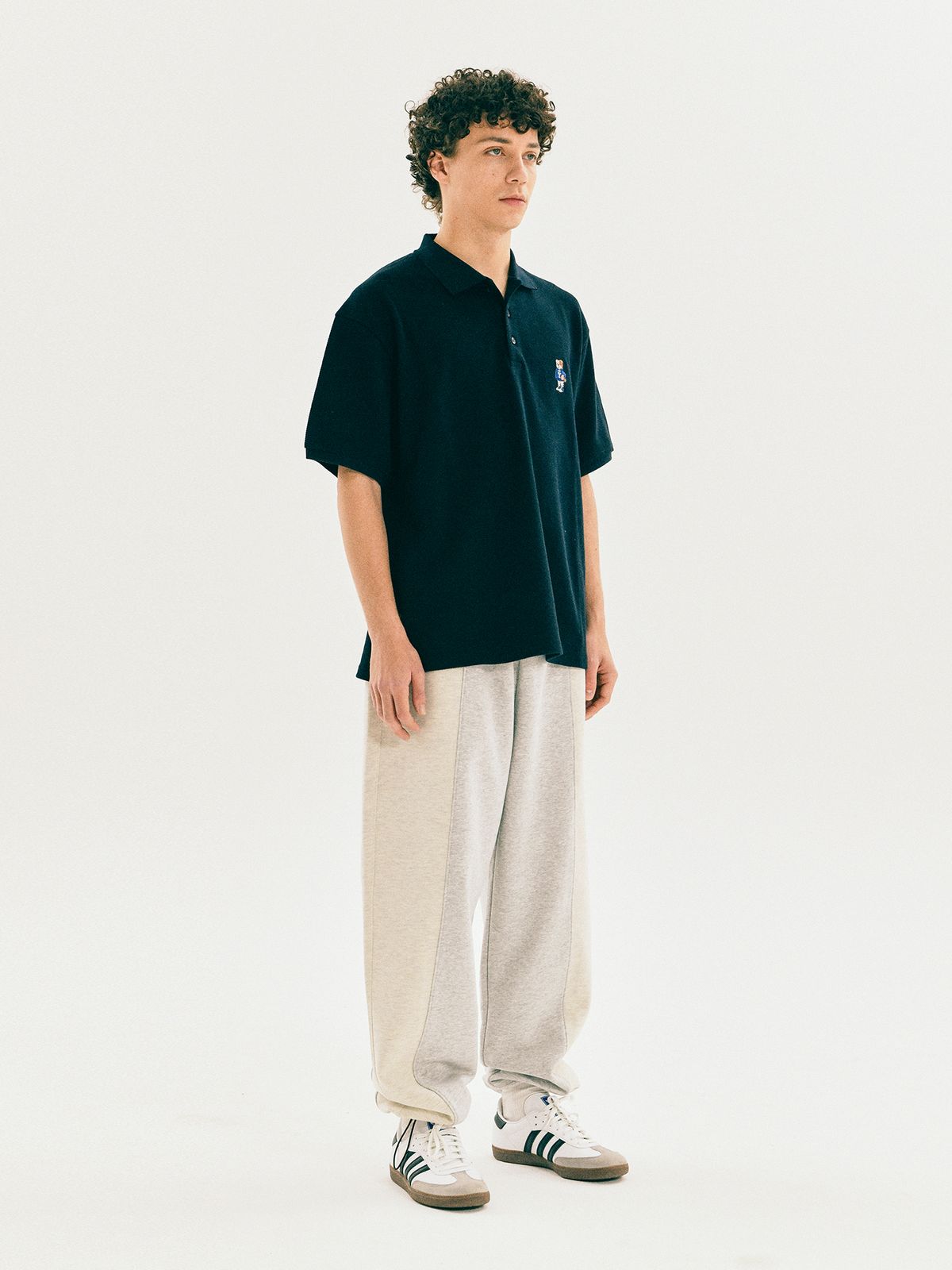 예일(YALE) EMBROIDERY DAN PK SHIRT BLACK