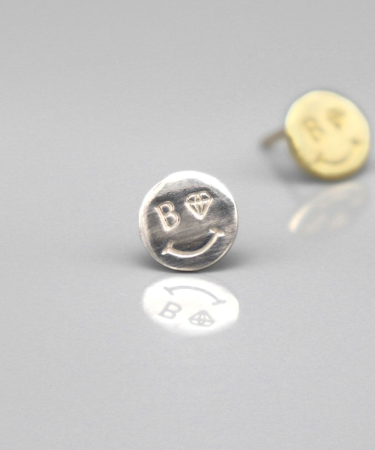 봉보(BONBEAU) Unique smile silver pin Eearings 유니크 스마일 귀여운 은침 귀걸이