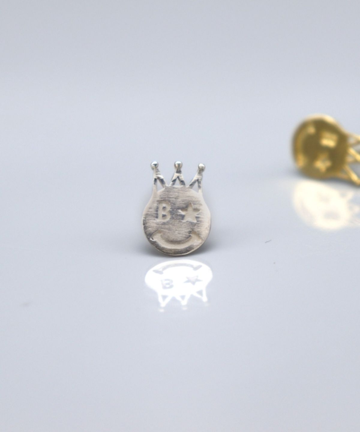 봉보(BONBEAU) Unique smile silver pin Eearings 유니크 스마일 귀여운 은침 귀걸이