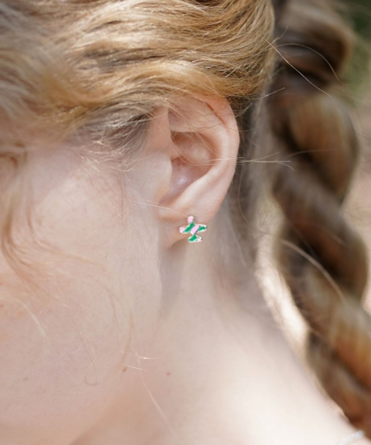봉보(BONBEAU) Signature airplane color pin Eearing 시그니처 비행기 컬러 심플 귀걸이