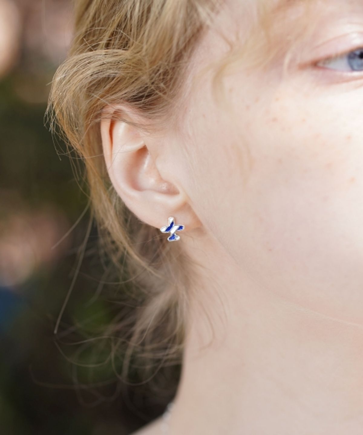 봉보(BONBEAU) Signature airplane color pin Eearing 시그니처 비행기 컬러 심플 귀걸이