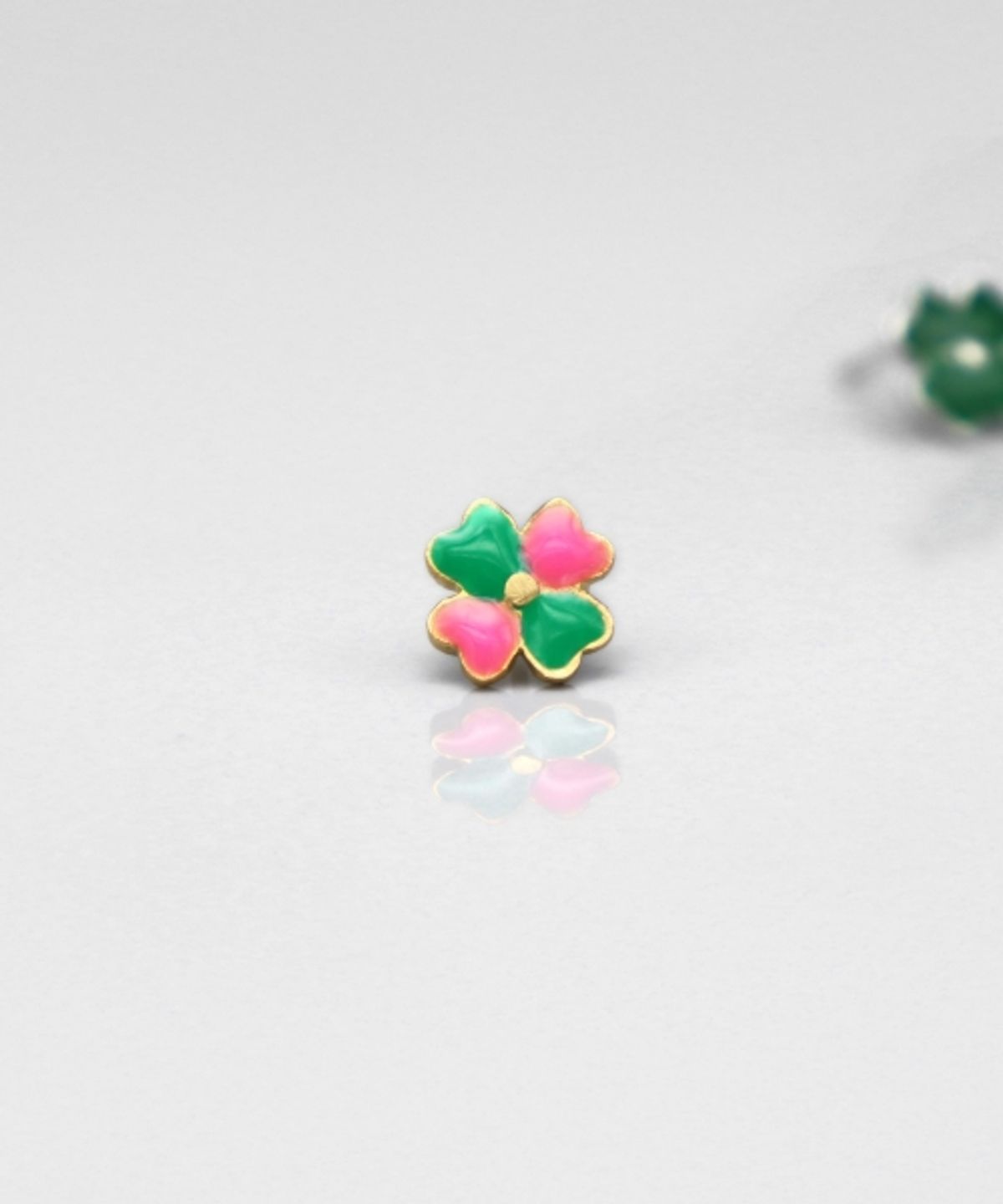 봉보(BONBEAU) Clover motif color pin Eearing 클로버 모티브 컬러 데일리 귀걸이