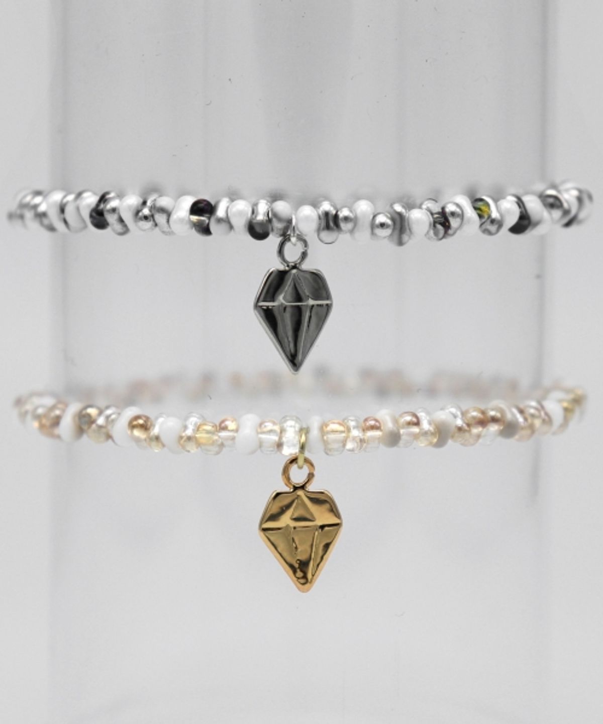 봉보(BONBEAU) Dia charm point peanut beads Bracelet 다이아 참 피넛 시드비즈 팔찌