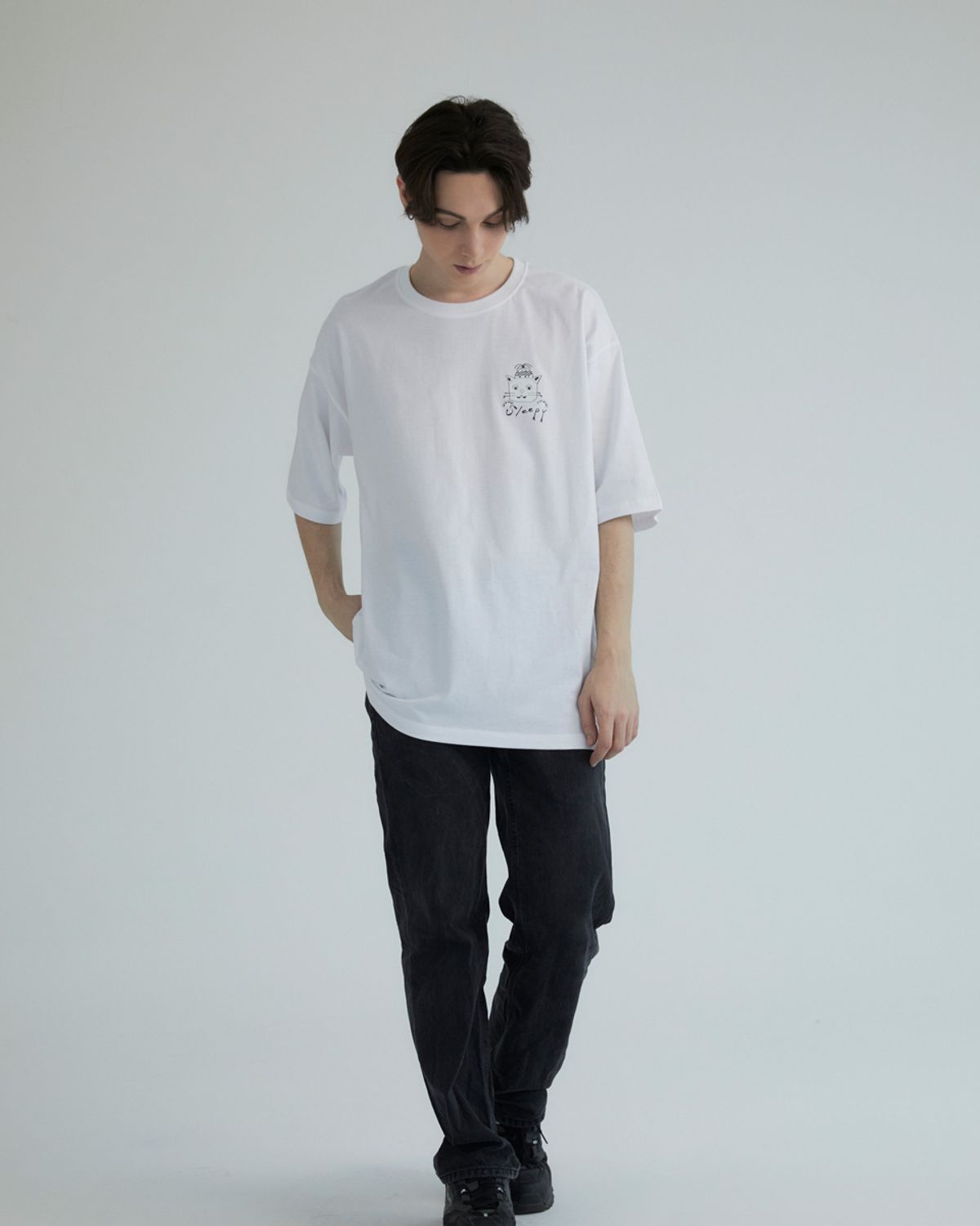 누스카(NUSKA) 스몰 루디 남녀공용 오버핏 반팔 티셔츠(화이트)