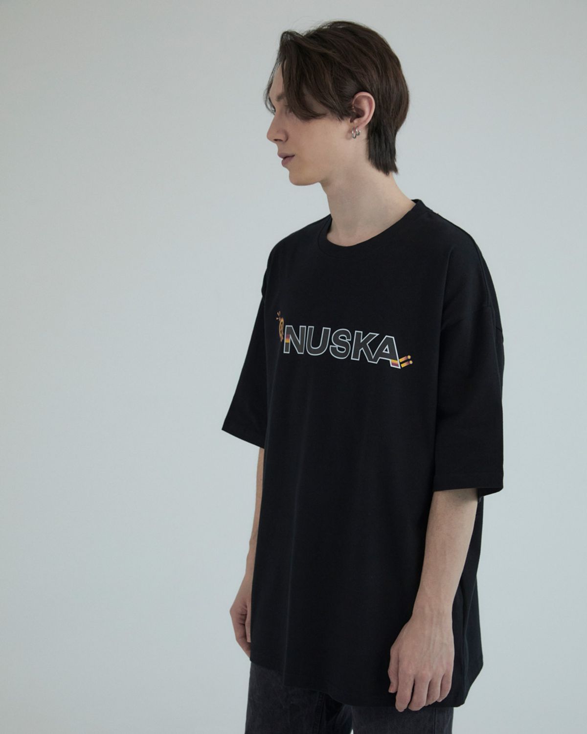 누스카(NUSKA) 스터디 유어셀프 남녀공용 오버핏 반팔 티셔츠(블랙)