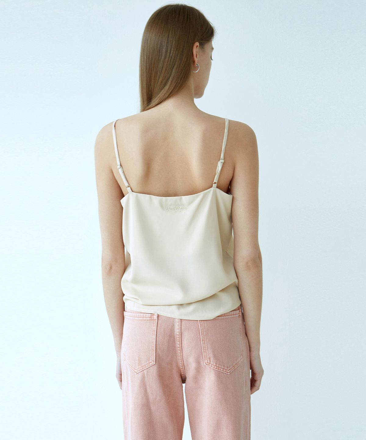 닉앤니콜(NICK&NICOLE) MATT SATIN SLEEVELESS_BEIGE