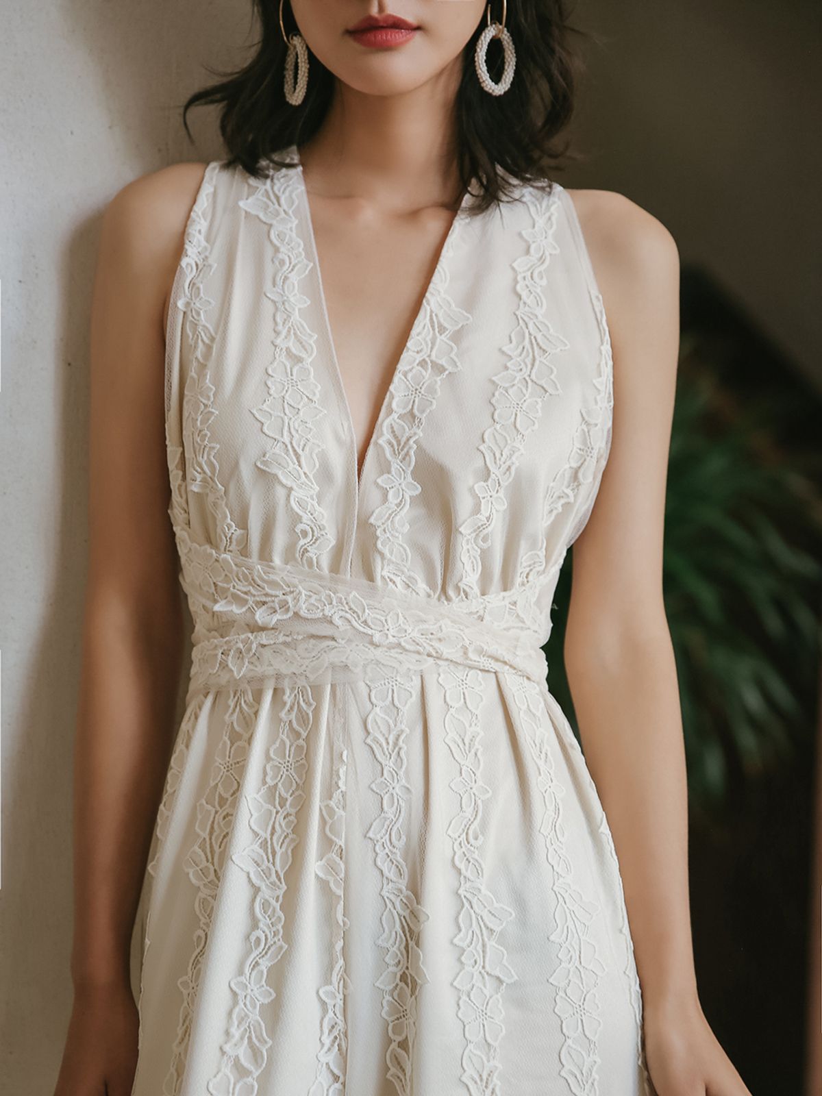 랭썬(LANGSON) Flower needlepoint jumpsuit