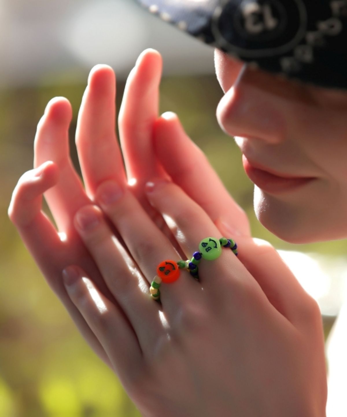 봉보(BONBEAU) Kitsch smile twotone beads Ring 키치 스마일 투톤 비즈 반지 5color