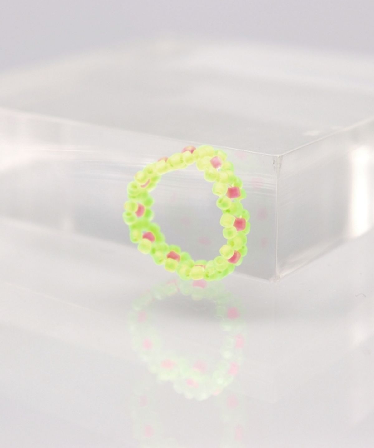 봉보(BONBEAU) Neon color flower beads Ring 네온 컬러 플라워 비즈 반지