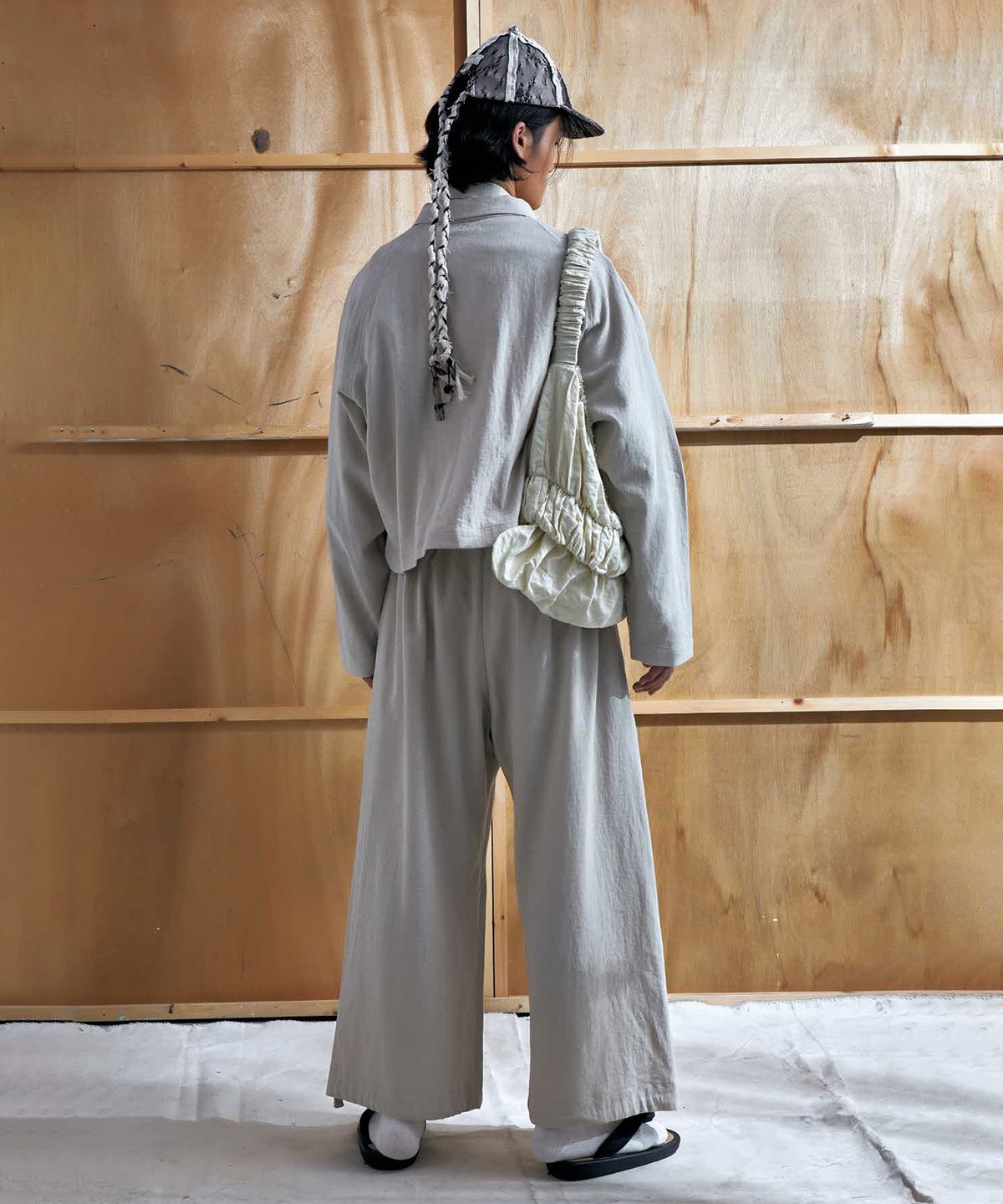 이즈(EEASEE) 숏 셔츠 자켓_네츄럴