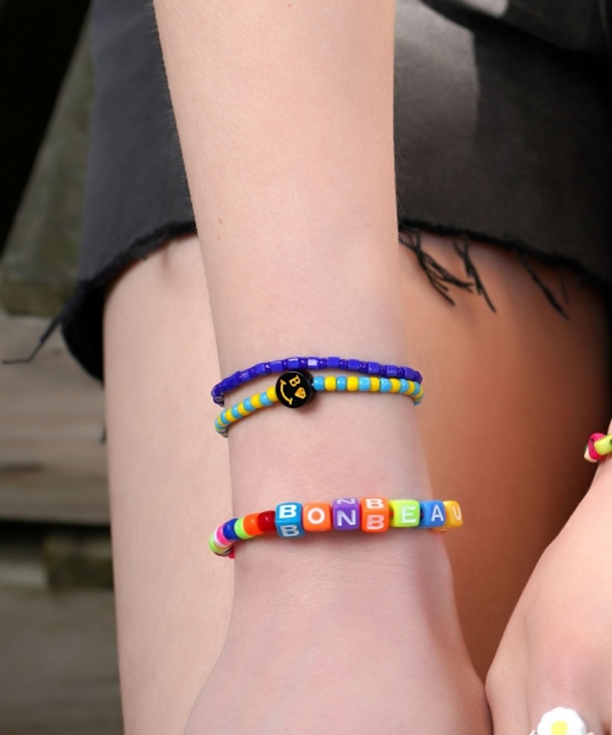 봉보(BONBEAU) Kitsch smile twotone beads Bracelet 키치 스마일 참 투톤 비즈 팔찌 5color