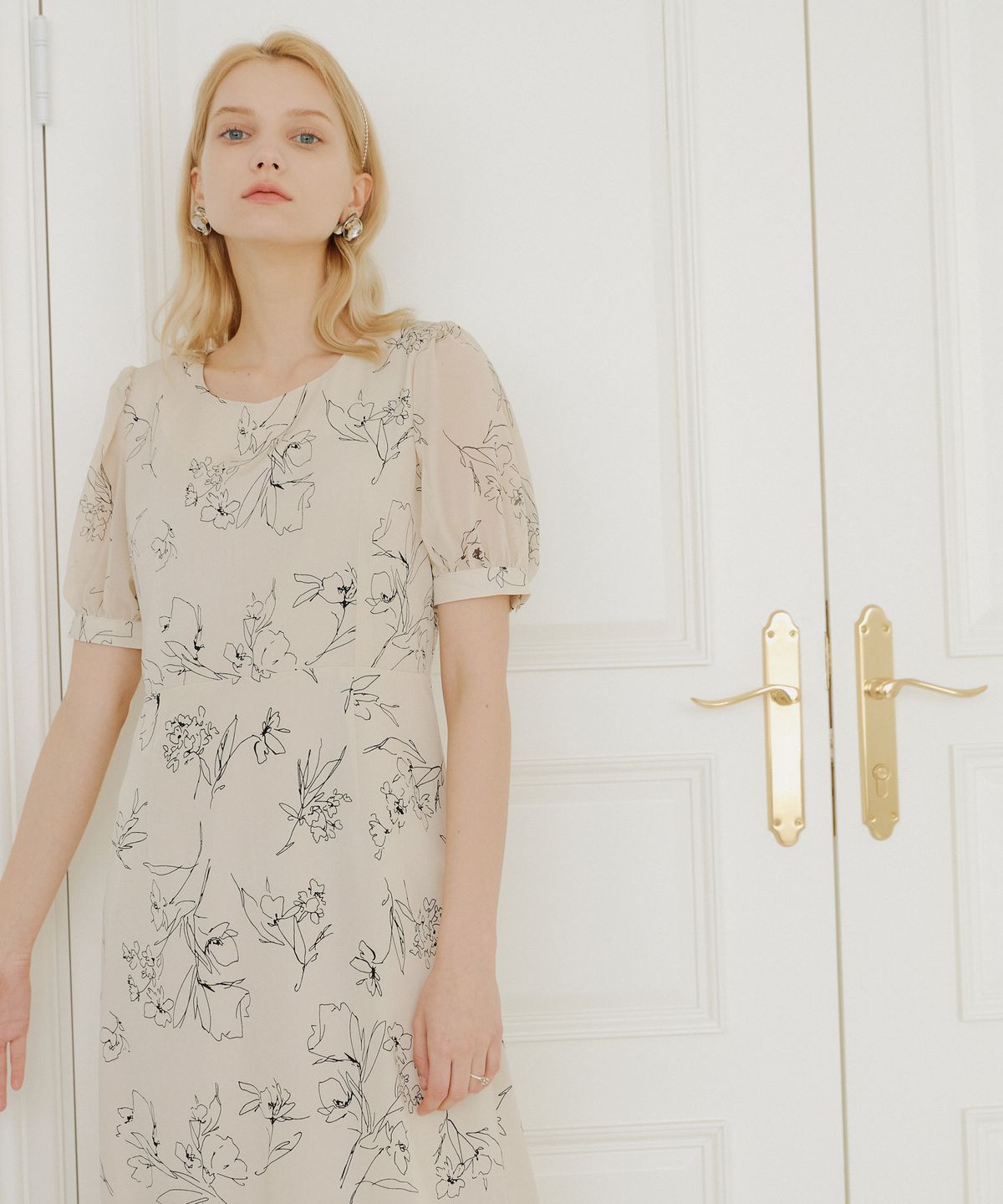 엽페(YUPPE) PUFF LINE ONEPIECE_BEIGE