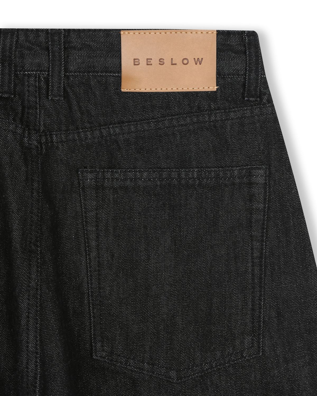 비슬로우(BESLOW) WIDE FIT TWO TUCK SELVAGE DENIM PANTS BLACK