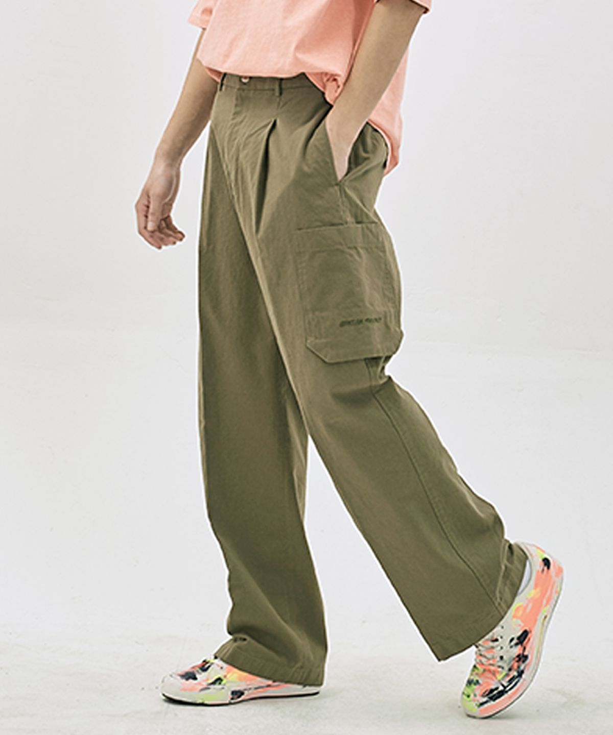 매니아매스(MANIAMASS) 원턱 주름 와이드 카고 PANTS SANE B