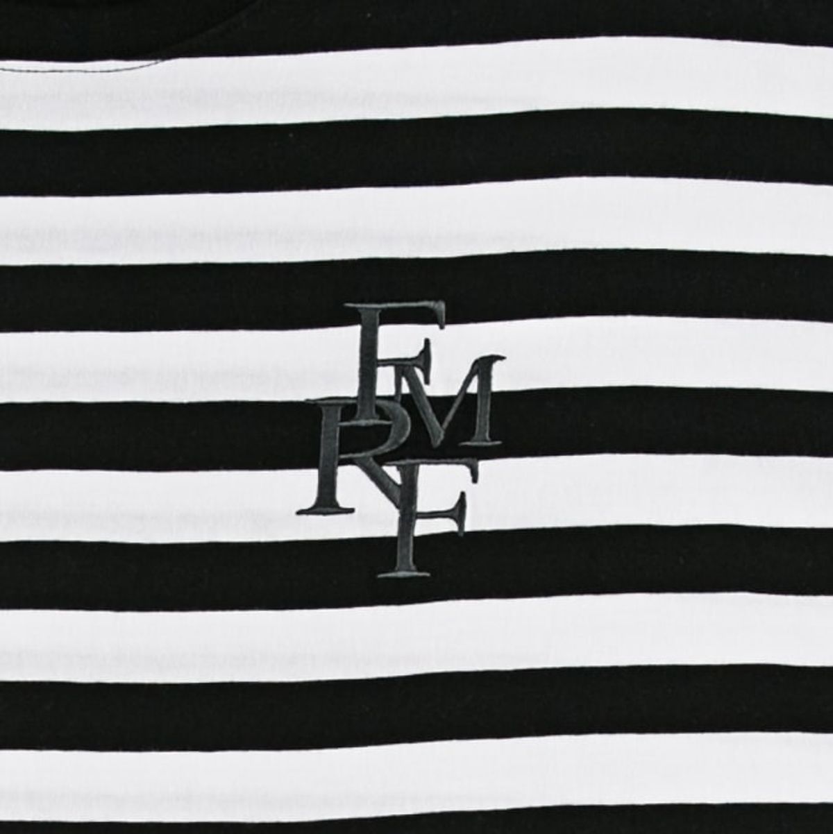 프레임 오프(FRAME OFF) 오버핏 로고 스트라이프 티셔츠 - 블랙