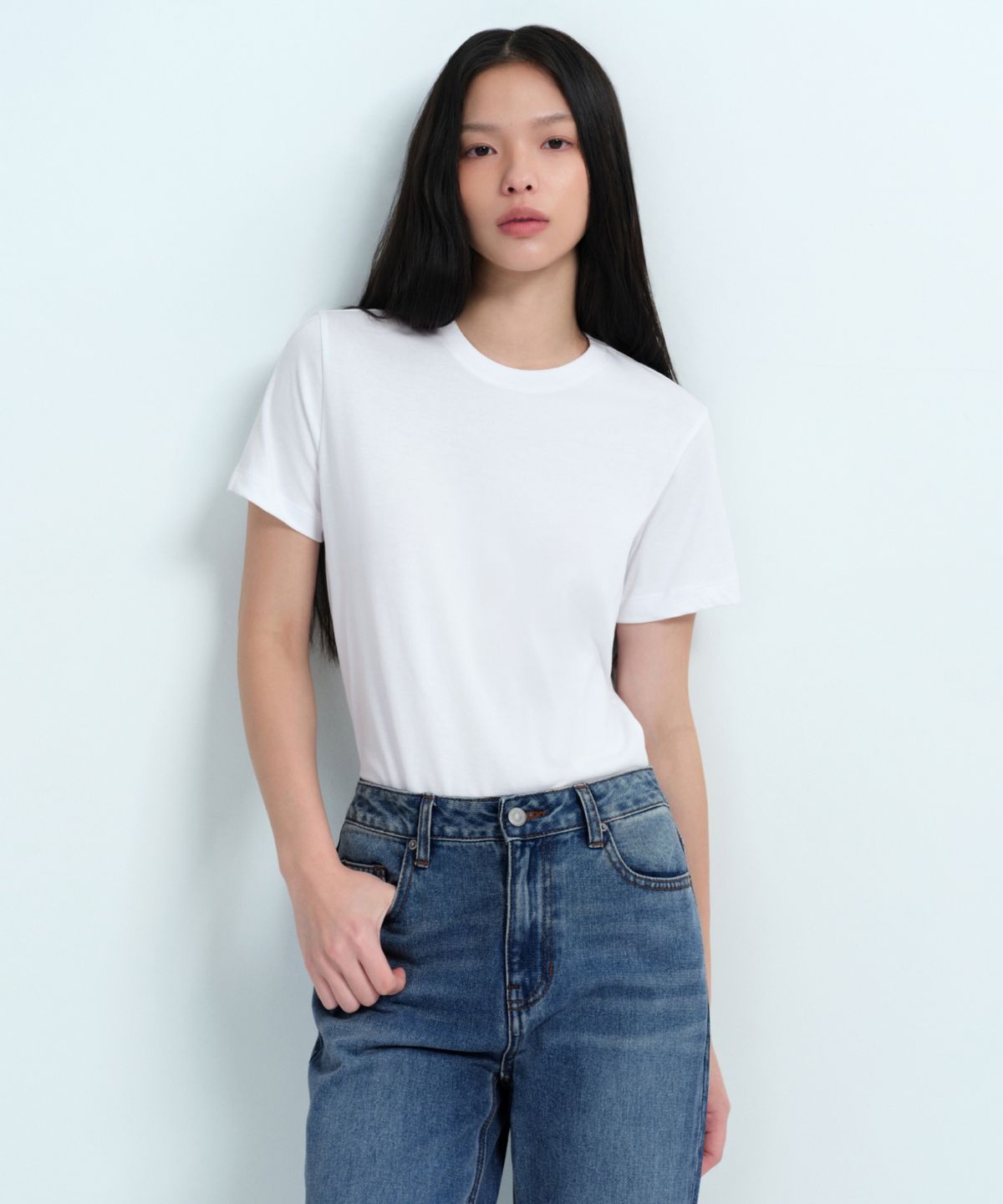 무신사 스탠다드 우먼(MUSINSA STANDARD WOMAN) [쿨탠다드] 우먼즈 베이식 크루 넥 티셔츠 [화이트]