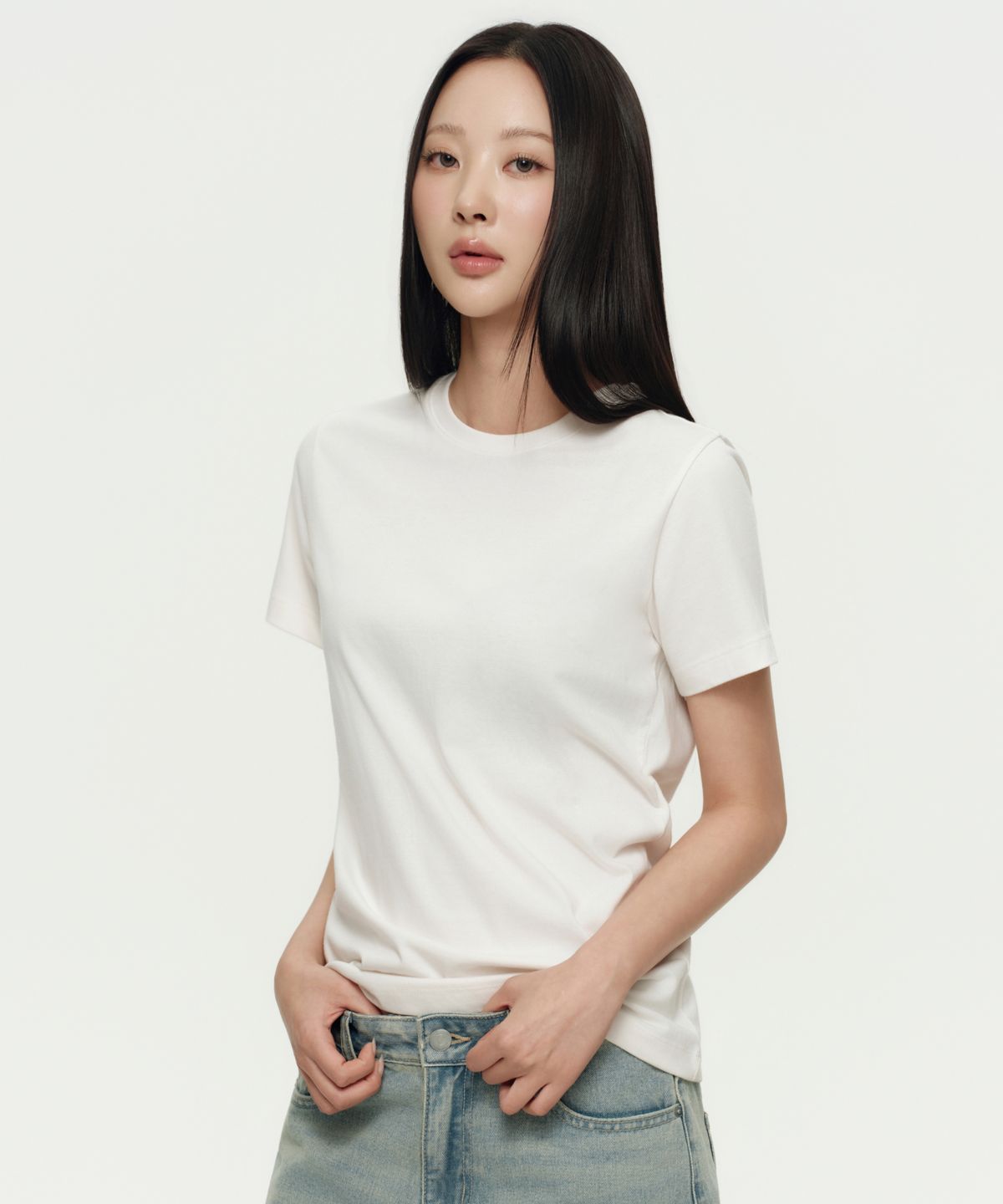 무신사 스탠다드 우먼(MUSINSA STANDARD WOMAN) [쿨탠다드] 우먼즈 베이식 크루 넥 티셔츠 [크림]