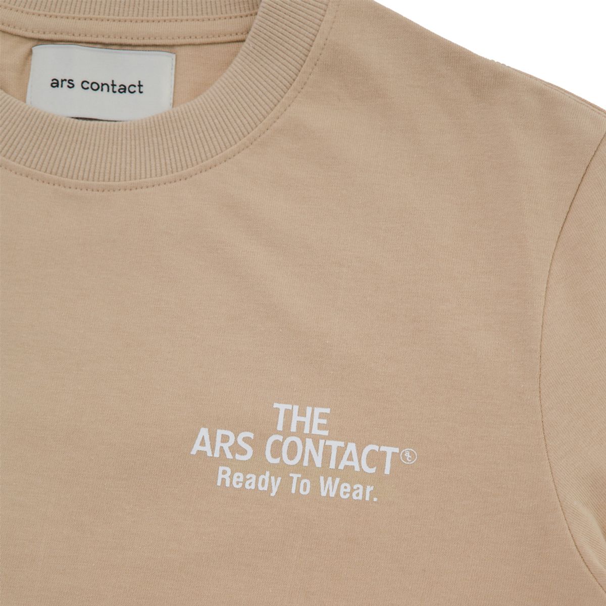 아르스 콘택트(ARSCONTACT) AC SIGNATURE TEE .BEIGE