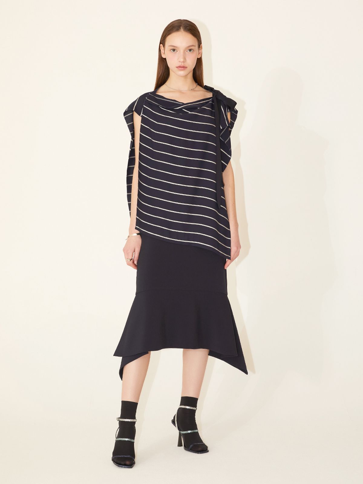 르이엘(LE YIEL) Flare Skirt_Navy 플레어 스커트_네이비