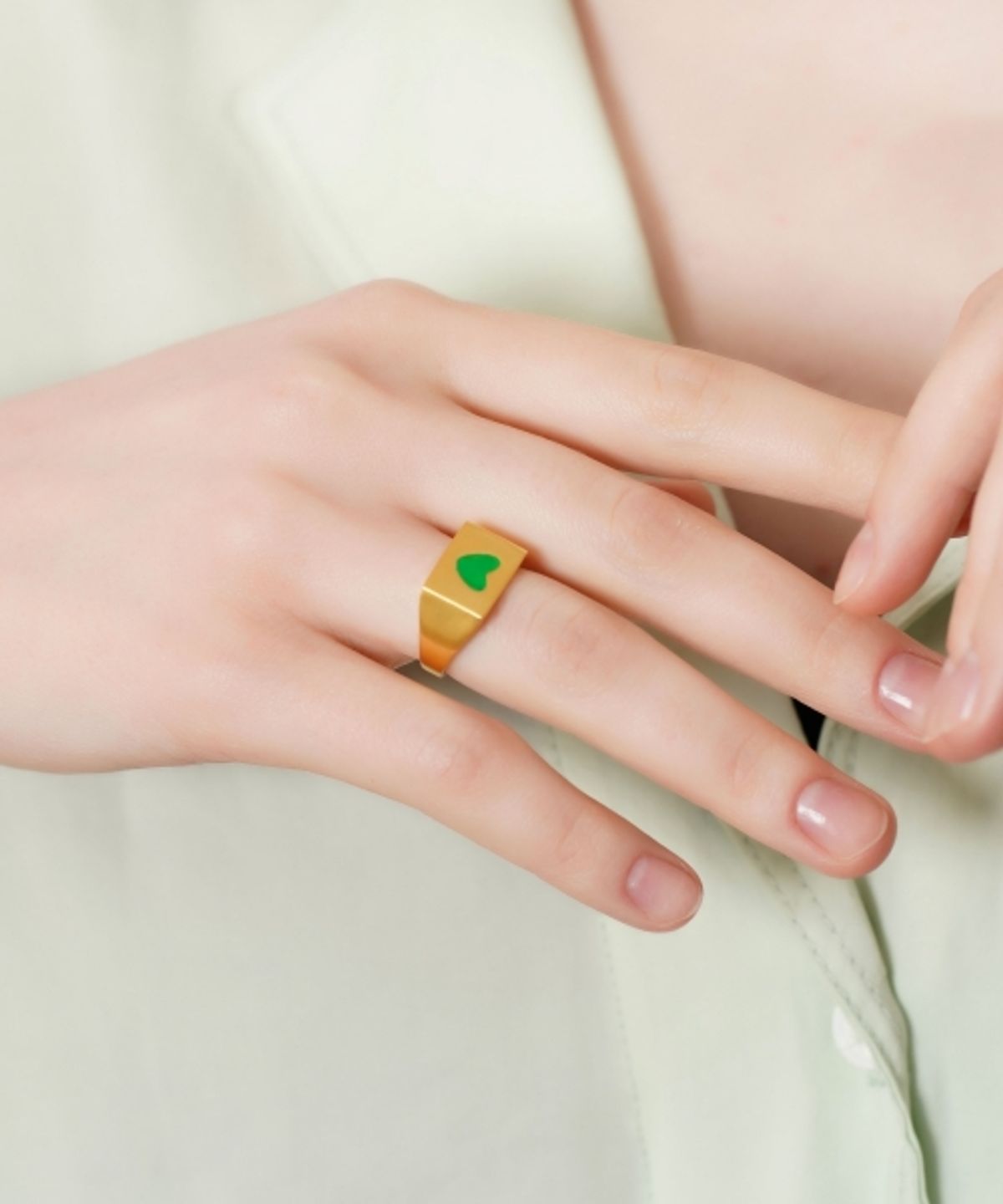봉보(BONBEAU) Color enamel heart signet Ring 에나멜 하트 골드 도금 볼드링 반지