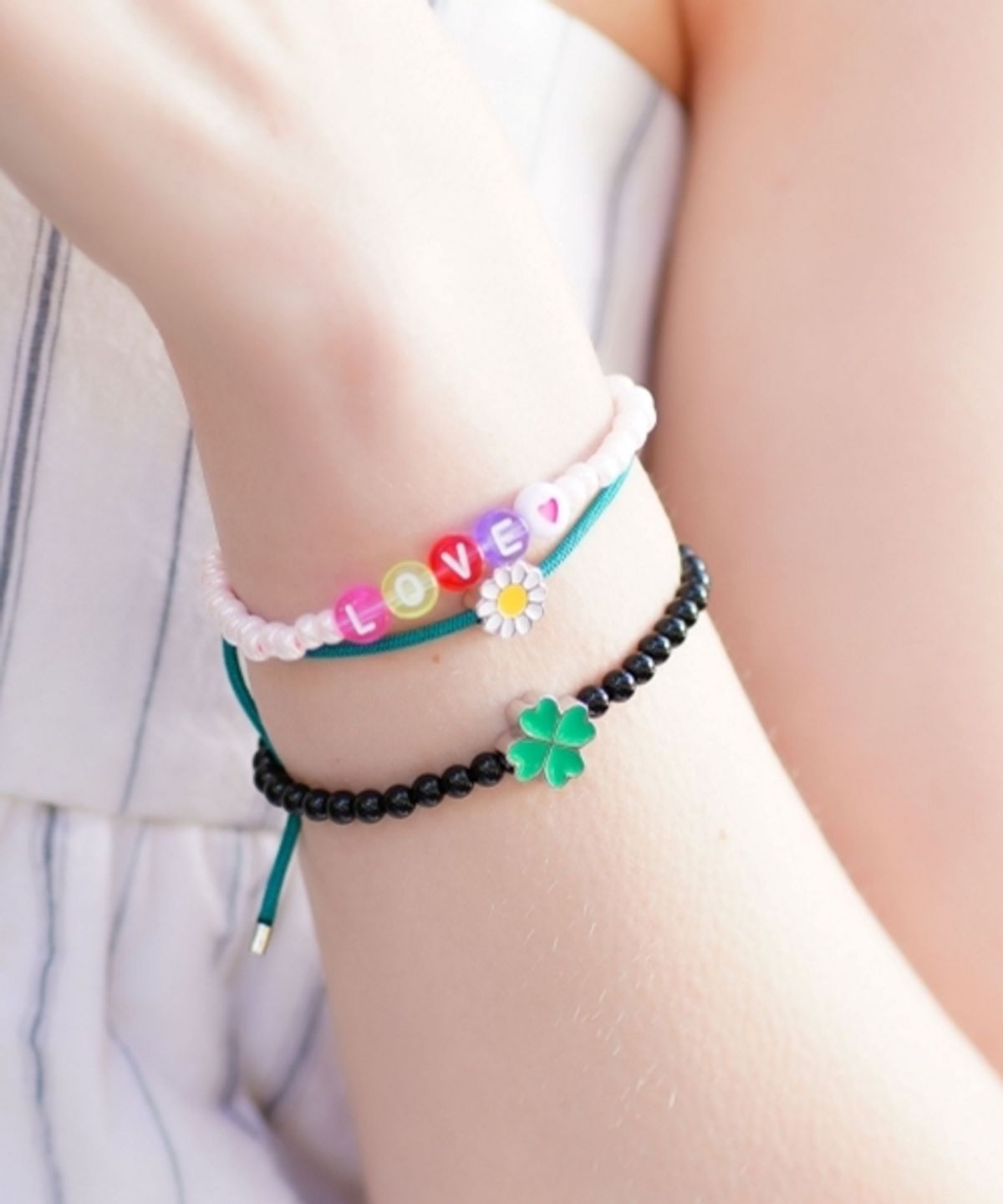 봉보(BONBEAU) Color motive knot Bracelet 데이지 무지개 클로버 매듭 실팔찌