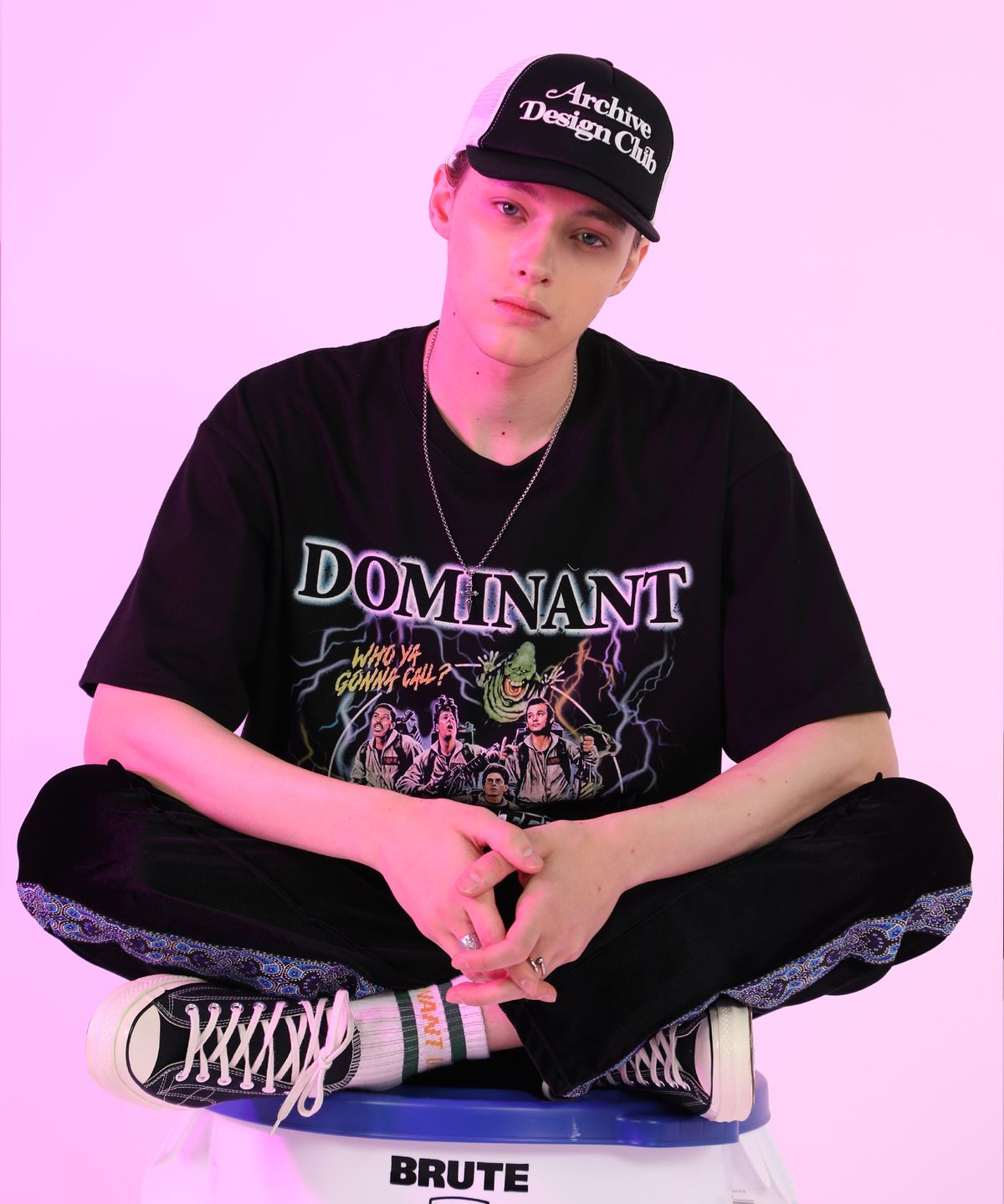 도미넌트(DOMINANT) 유니섹스 고스트 프린팅 자수 오버핏 반팔티