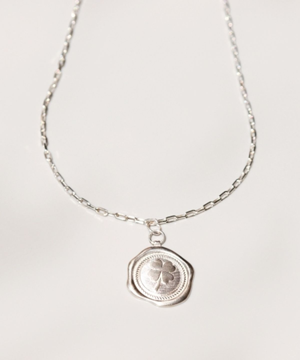 봉보(BONBEAU) Lucky clover pendant silver Necklace 클로버 팬던트 실버 클립 체인 목걸이