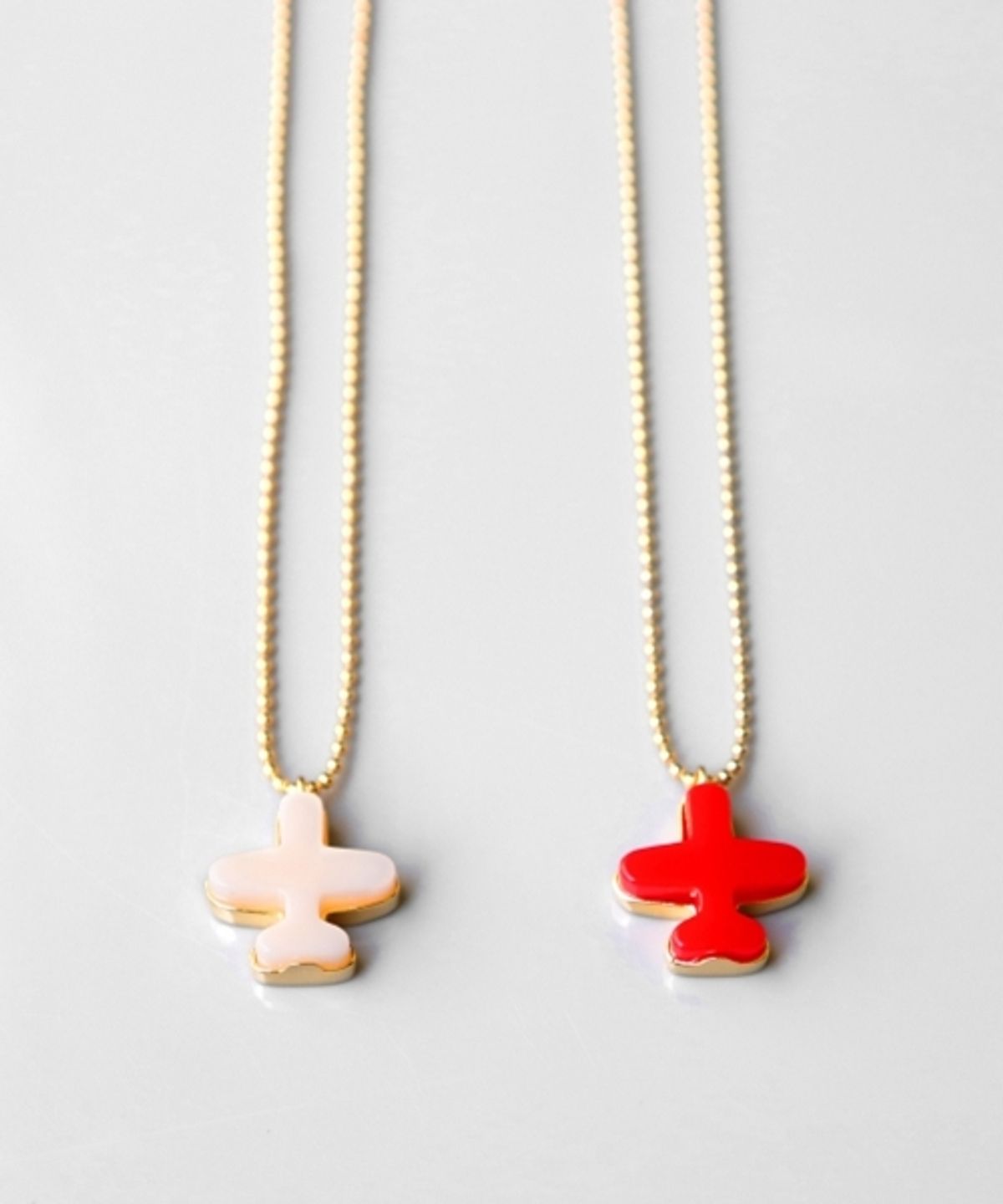 봉보(BONBEAU) Acrylic airplane mini goldball Necklace 아크릴 비행기 팬던트 골드볼 목걸이