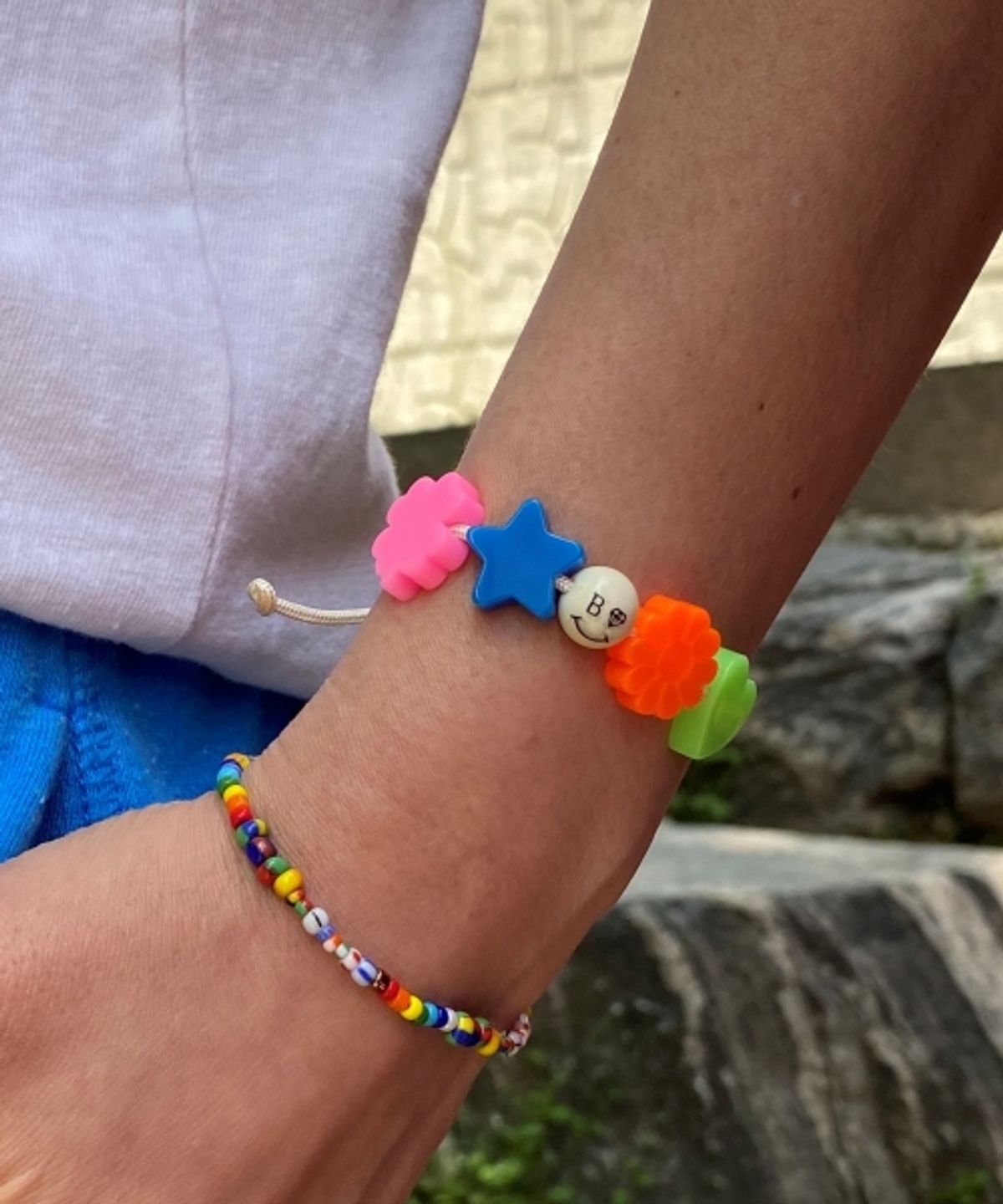 봉보(BONBEAU) Color acrylic motives smileball knot Bracelet 컬러 아크릴 모티브 스마일 볼 매듭 실 팔찌