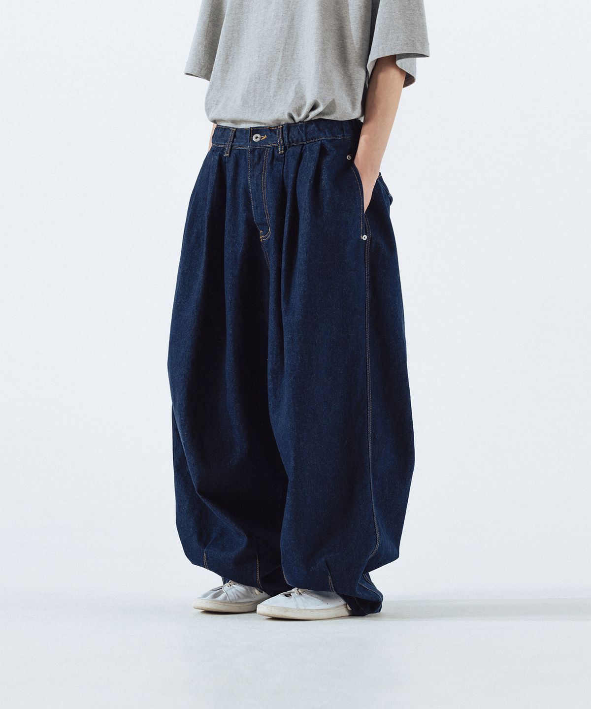 앵글런(ANGLAN) Rigid Indigo Denim Balloon Pants - Dark Blue