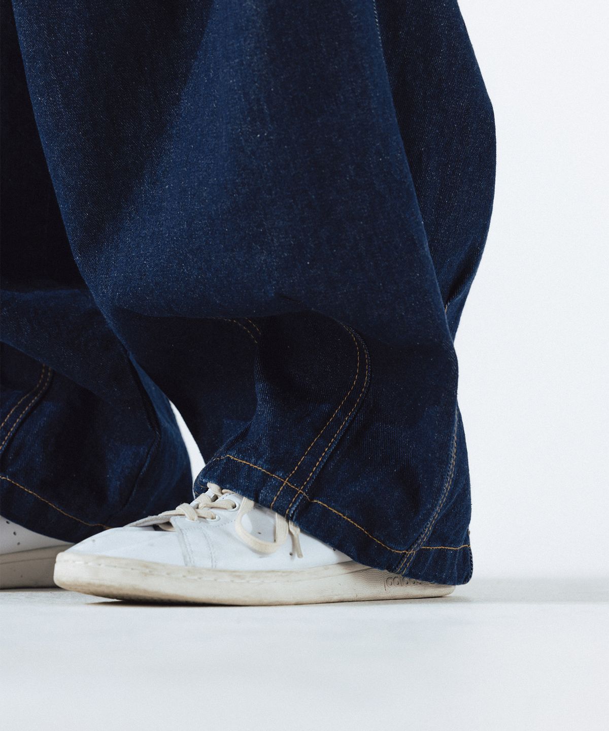 앵글런(ANGLAN) Rigid Indigo Denim Balloon Pants - Dark Blue