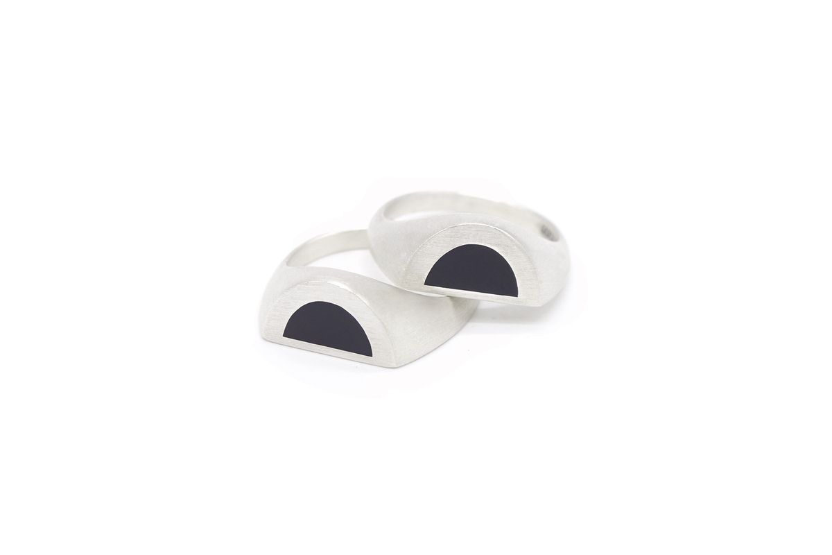 오드콜렛(ODDCOLLET) half signet ring 002 (black)