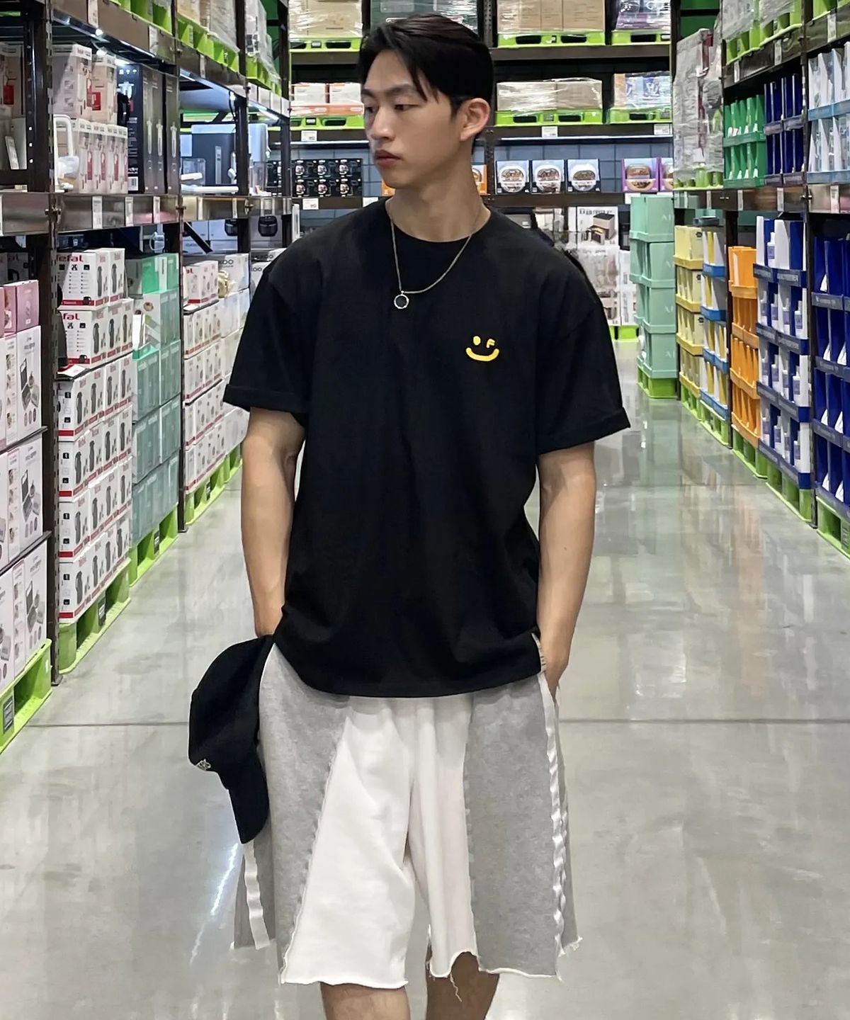 그레이버(GRAVER) [UNISEX]스몰 드로잉스마일 반팔티_블랙
