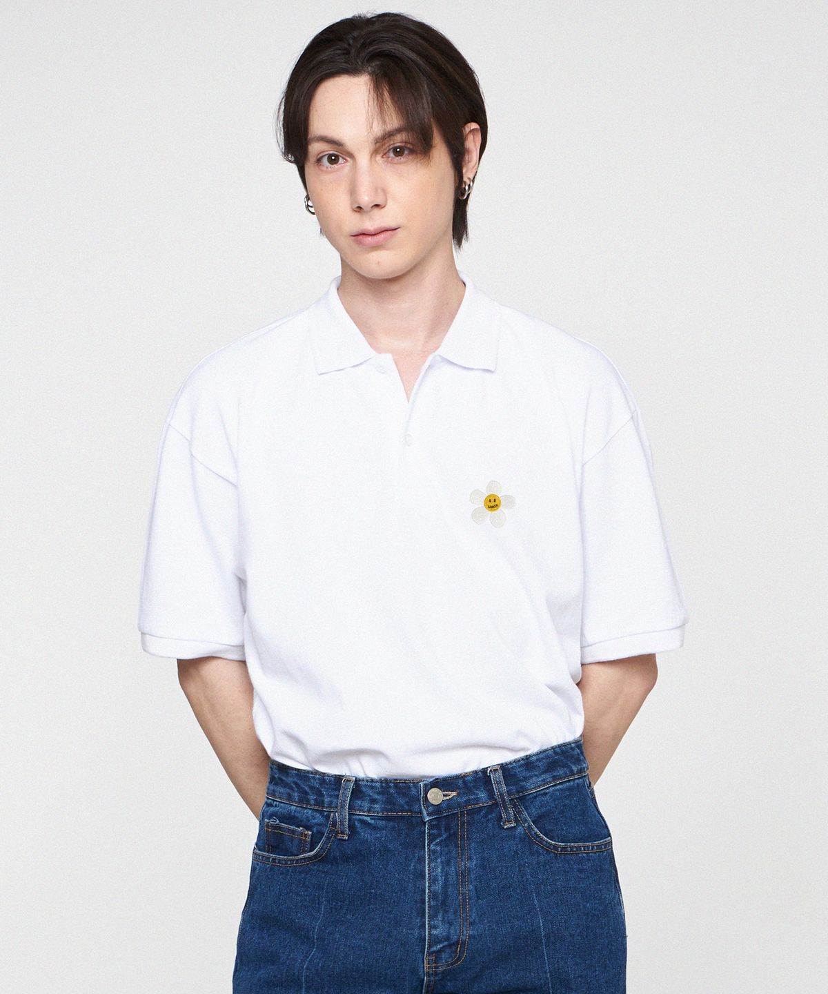 그레이버(GRAVER) [UNISEX]플라워 자수 피케 반팔티셔츠_화이트