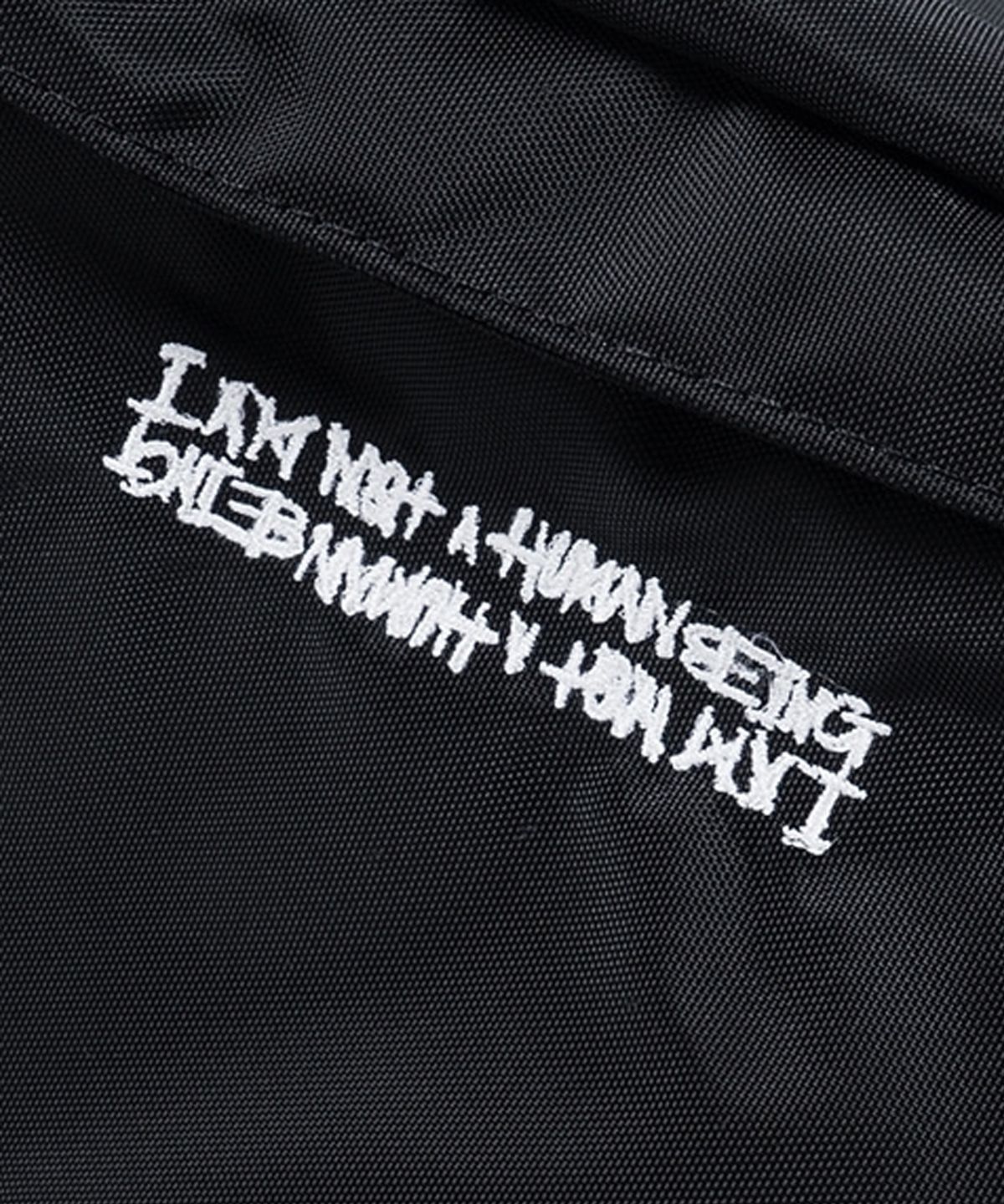 아임낫어휴먼비잉(I AM NOT A HUMAN BEING) EMBROIDERY HIPBAG