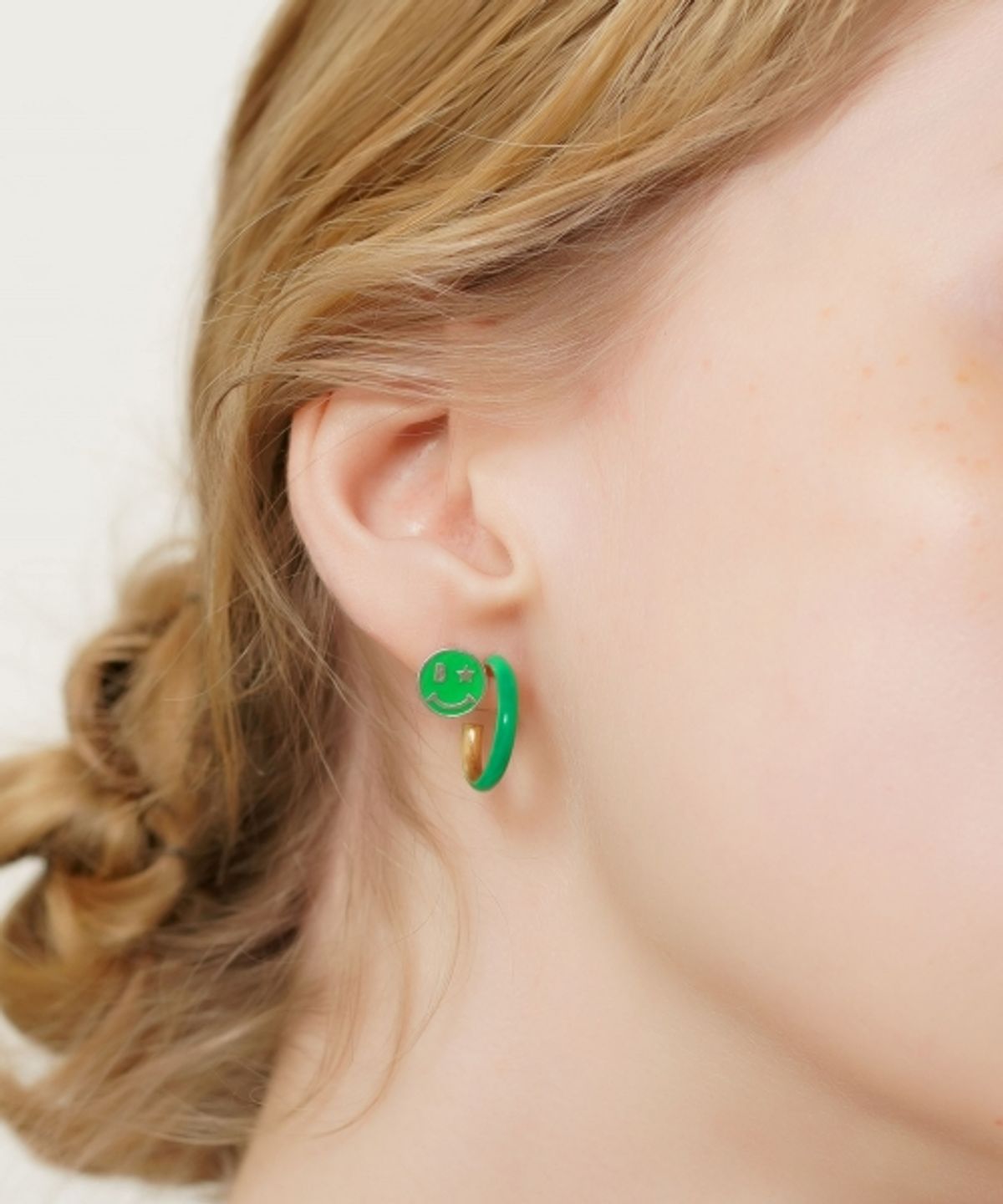 봉보(BONBEAU) Blossom color epoxy hoop Eearings 비비드 네온 컬러 포인트 심플 후프 귀걸이