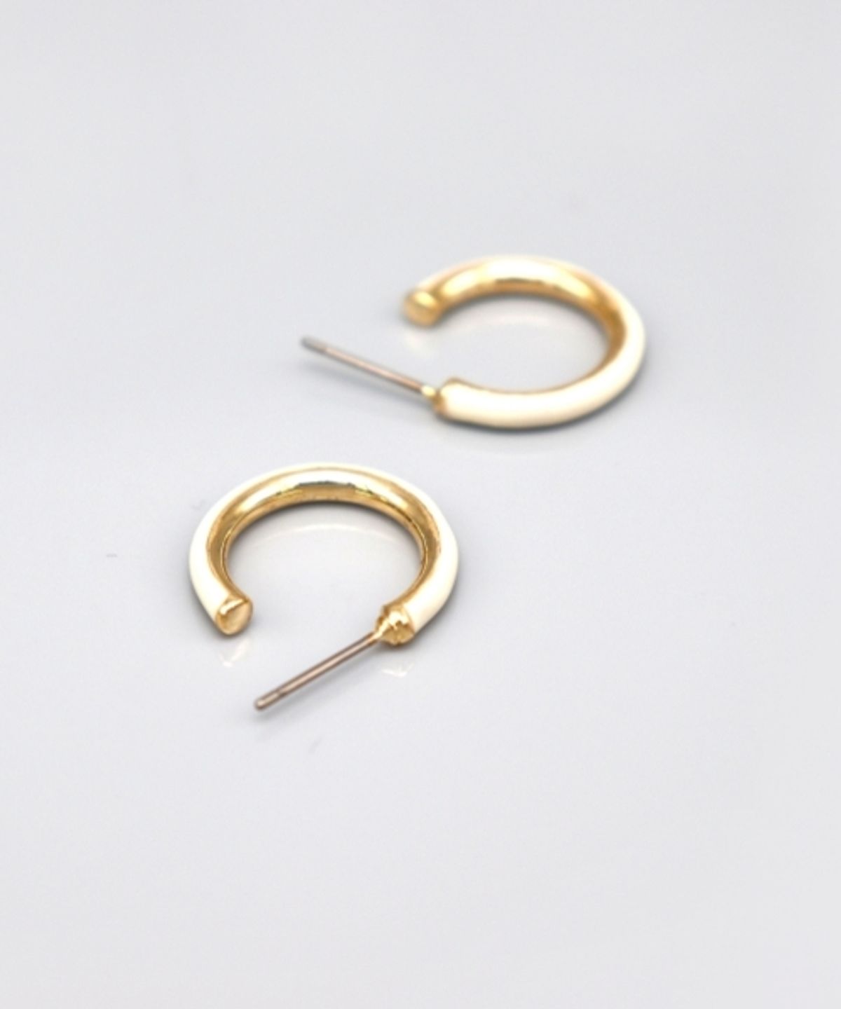 봉보(BONBEAU) Blossom color epoxy hoop Eearings 비비드 네온 컬러 포인트 심플 후프 귀걸이