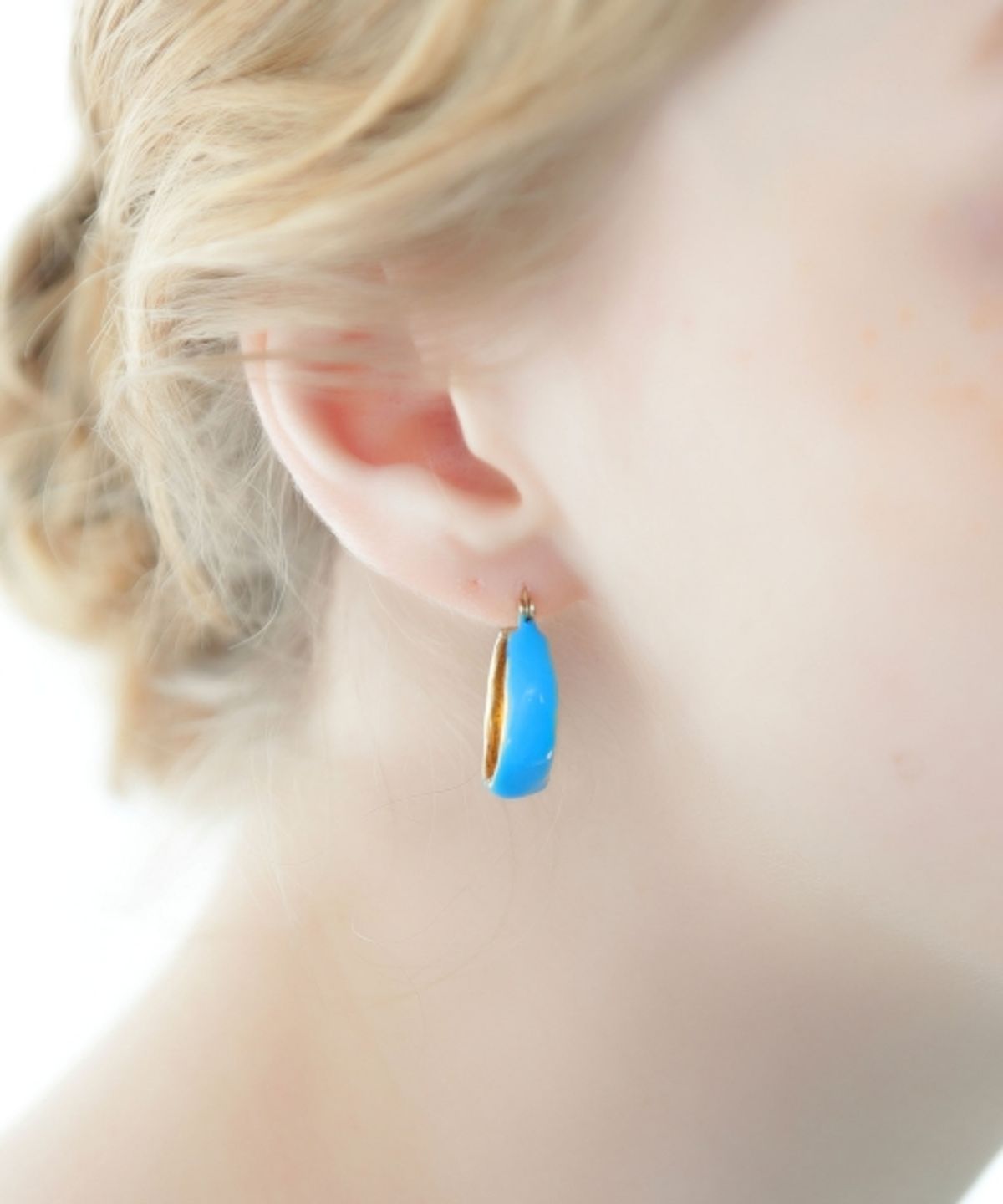 봉보(BONBEAU) Fancy color epoxy hoop Eearings 비비드 네온 컬러 포인트 볼드 후프 귀걸이