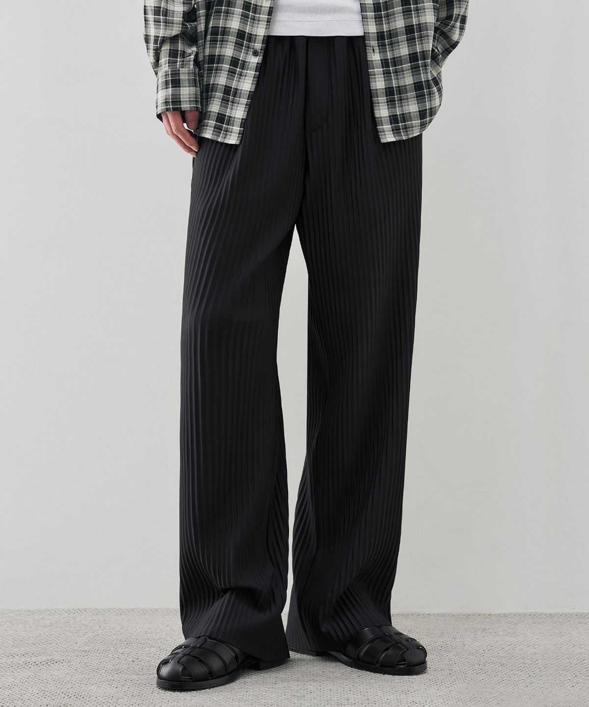 드로우핏(DRAW FIT) 와이드 밴딩 슬릭 플리츠 팬츠 [BLACK]