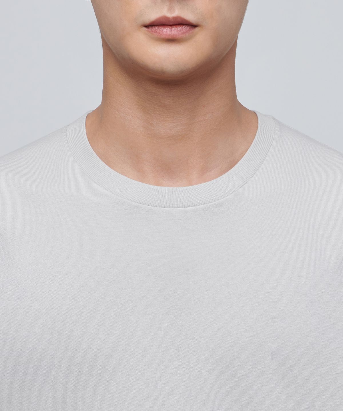 무신사 스탠다드(MUSINSA STANDARD) 레이어드 크루 넥 티셔츠_긴 기장 [머쉬룸]