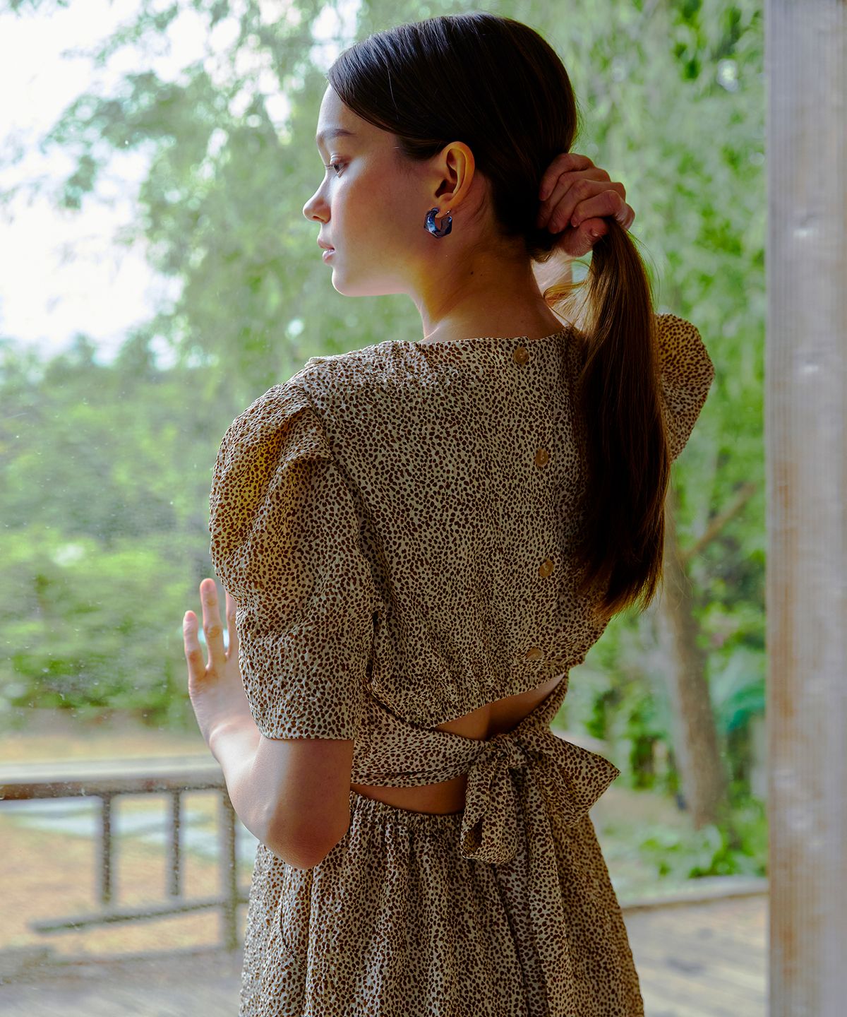 에트몽(ETMON) Cutout Ribbon Mini Dress  Beige