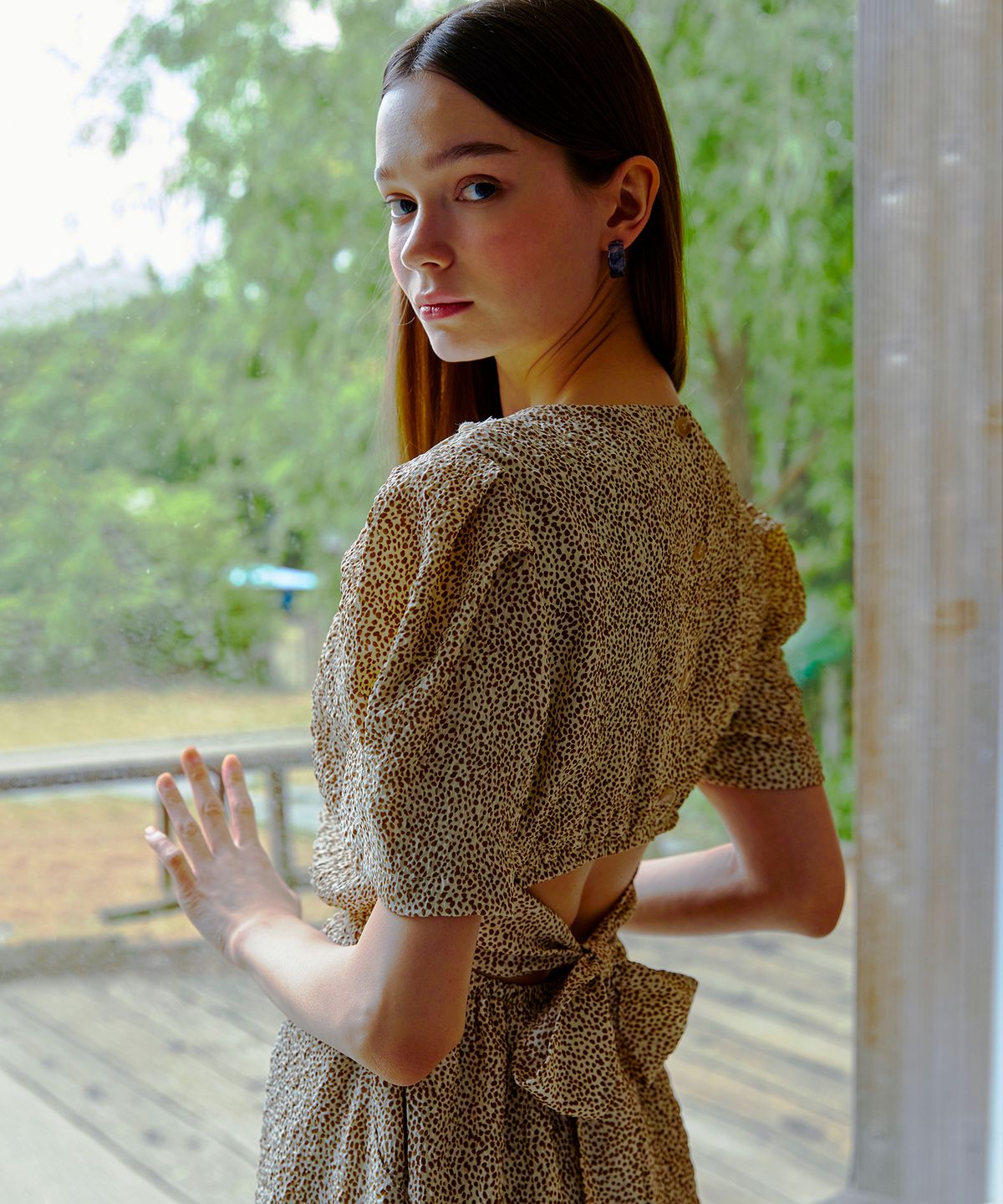 에트몽(ETMON) Cutout Ribbon Mini Dress  Beige
