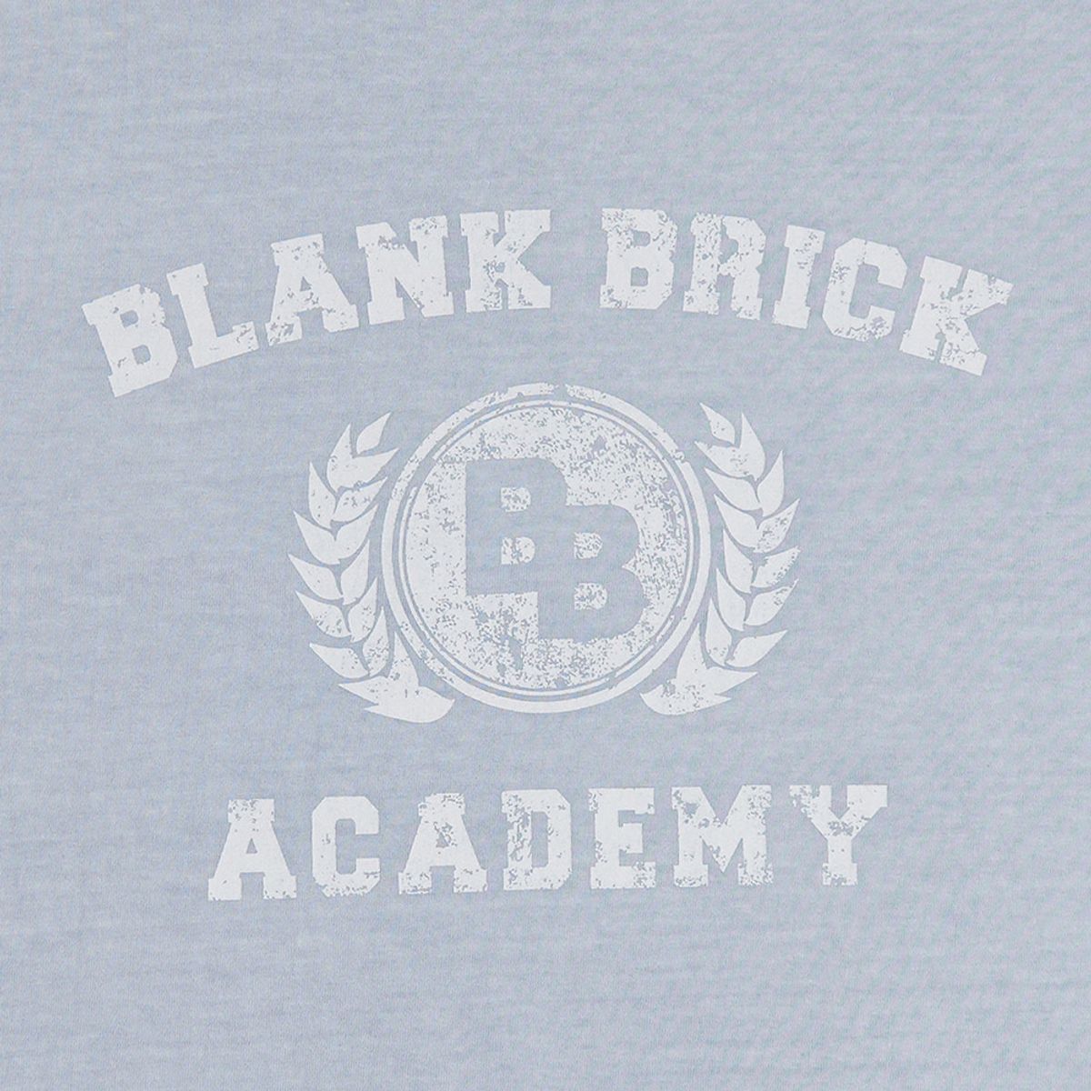 블랭크브릭(BLANKBRICK) 피그먼트 빅 엠블럼 라이트 블루 반팔 티셔츠