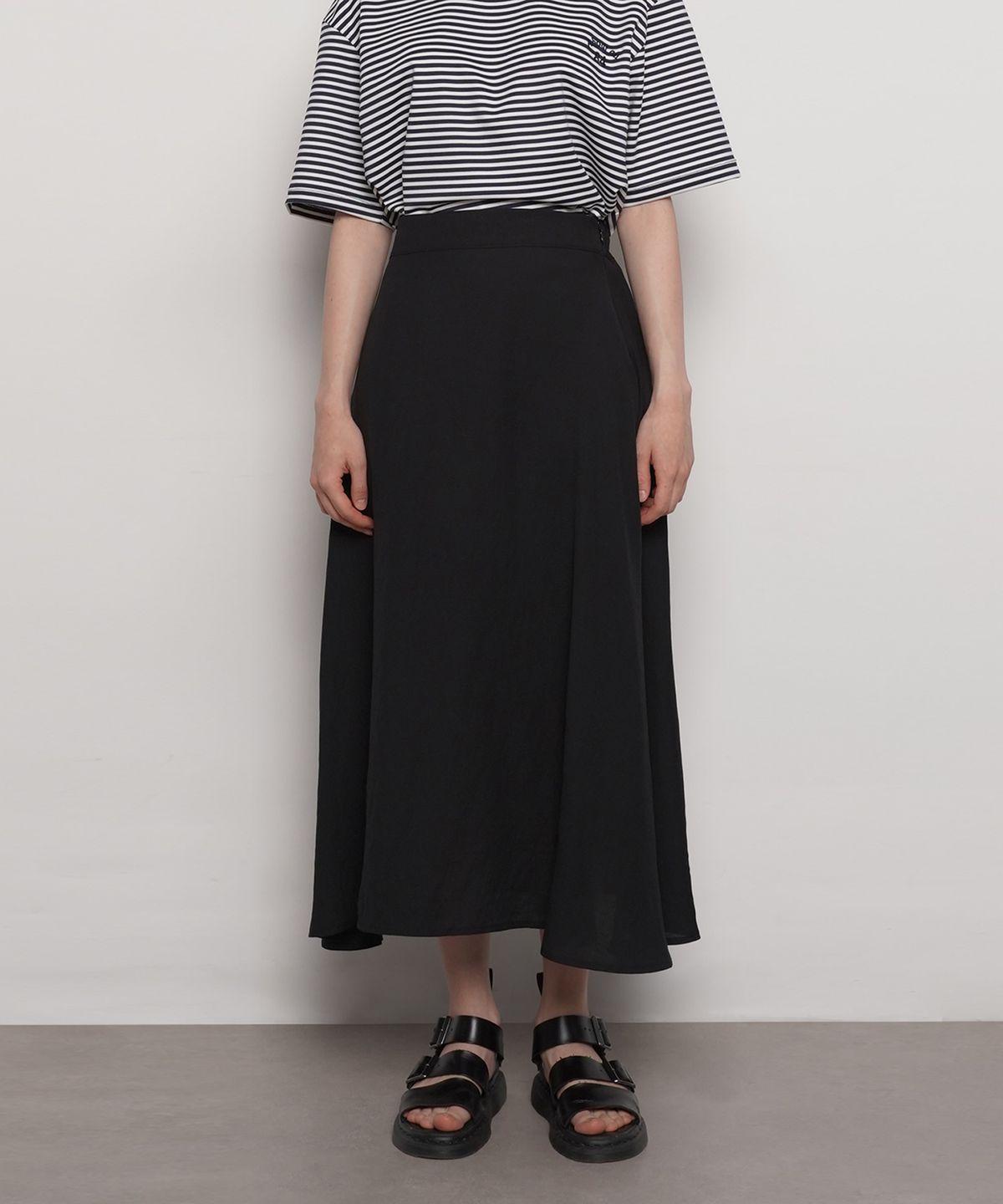 에이본(THE-ABON) W27 tu iong flared skirt sky