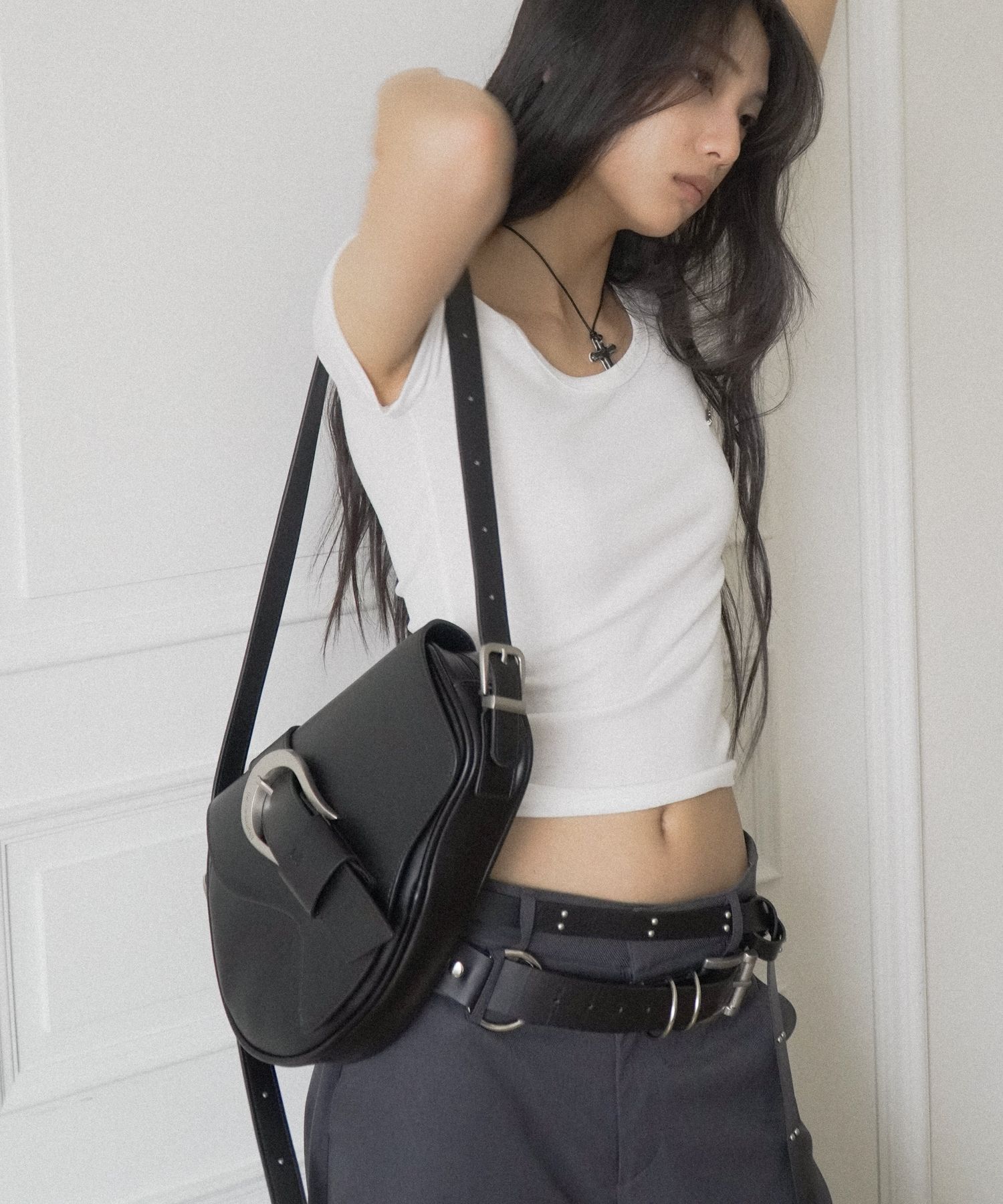 [IUGAMAKARAS]★H-Buckle Holster Bag H-Buckle Holster Bag - IUGAMAKARAS | 60% - Asian Fashion