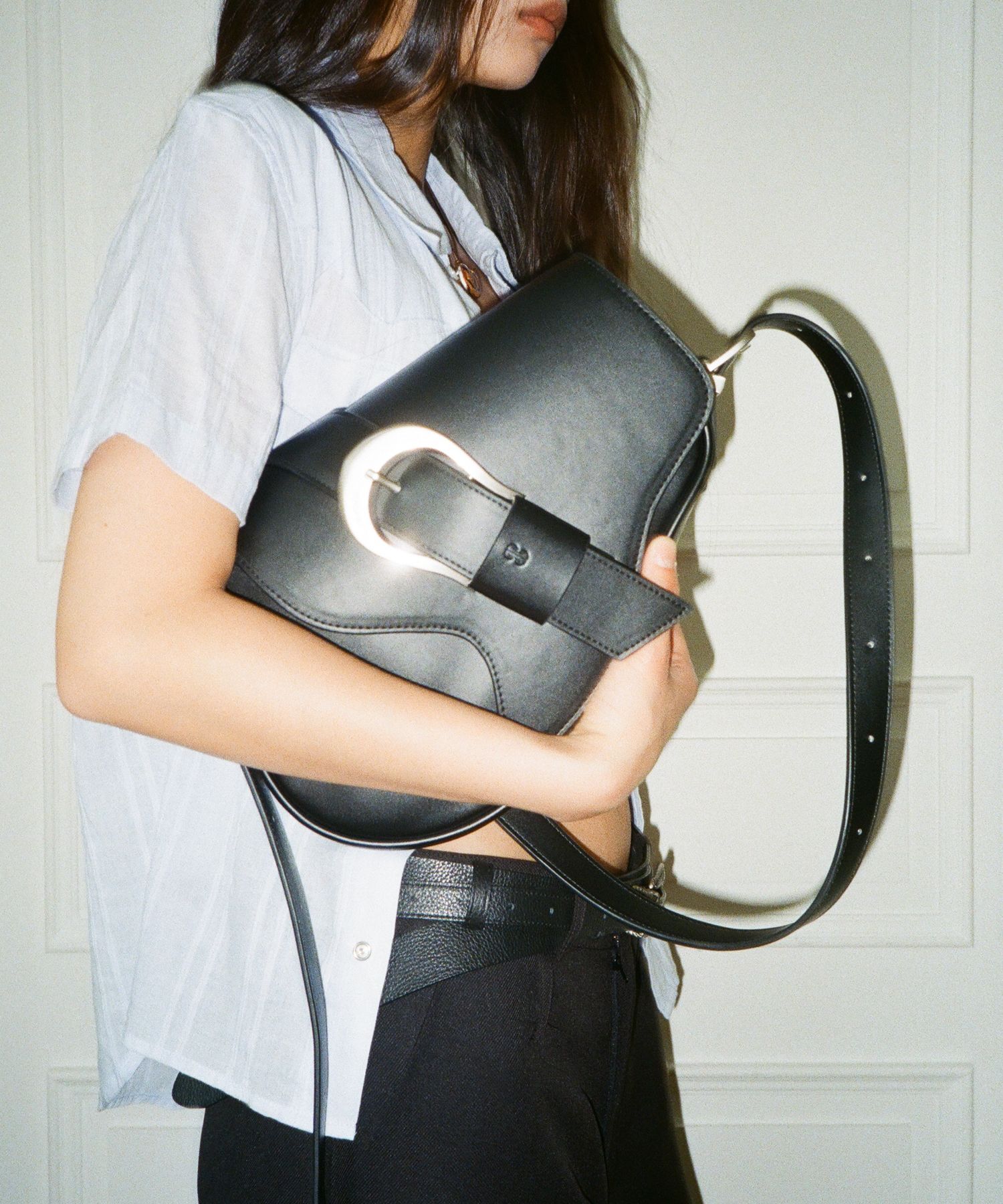 MUSINSA公式 | IUGAMAKARAS H-Buckle Holster Bag