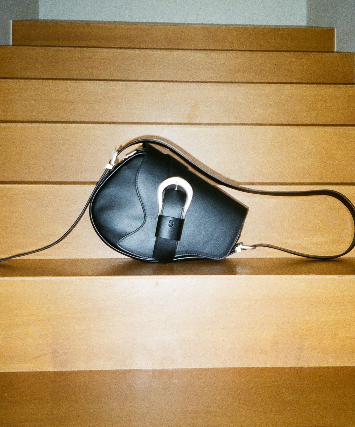 이우가마카라스(IUGAMAKARAS) H-Buckle Holster Bag