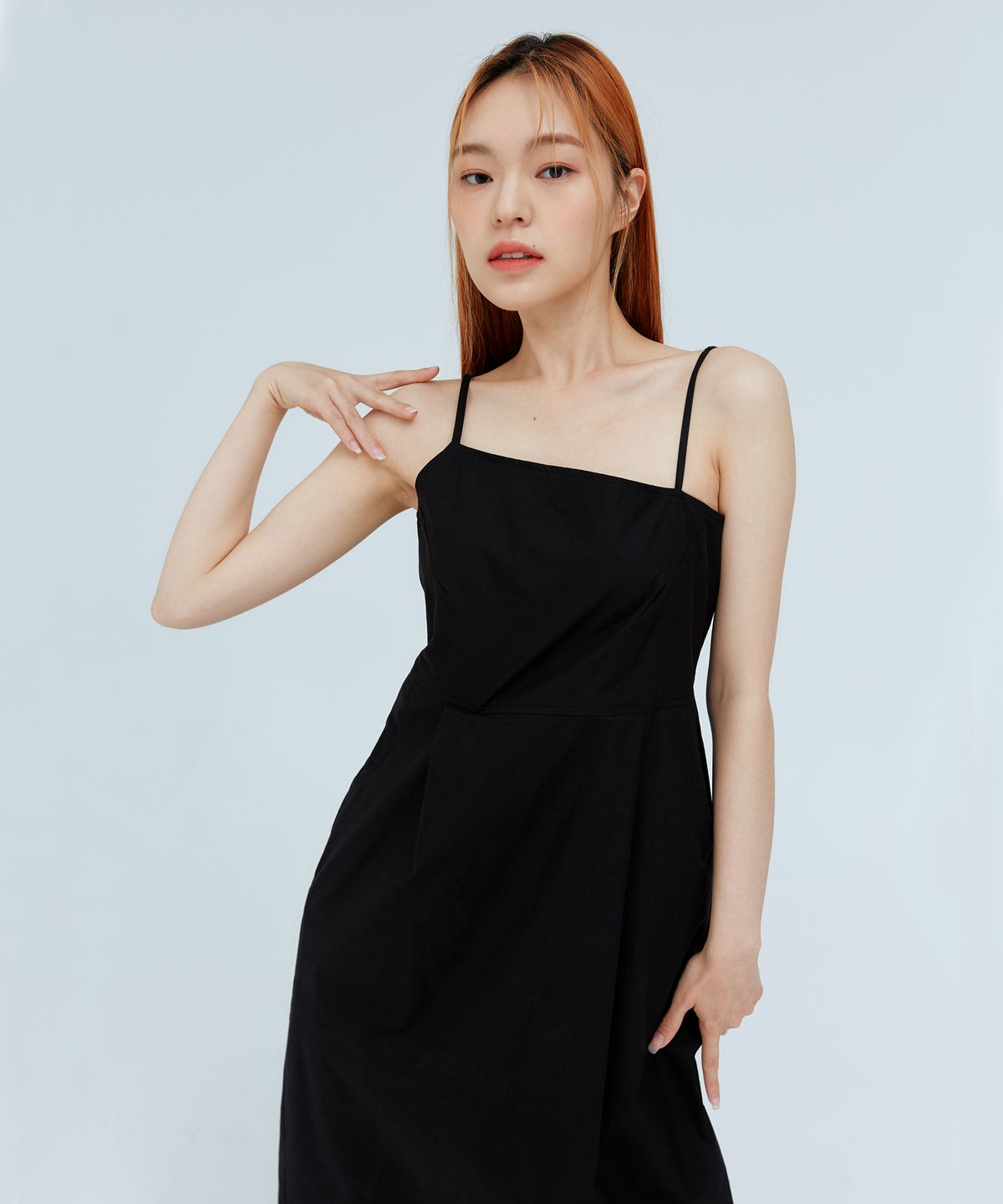 리지(LEEJEE) 베이직 프론트언발 원피스 블랙