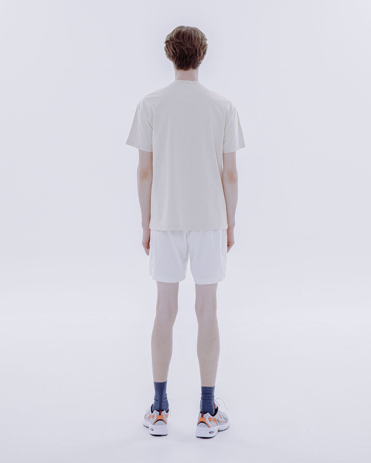 어프로브드(APRVD) 클래식 로고 티셔츠 크림