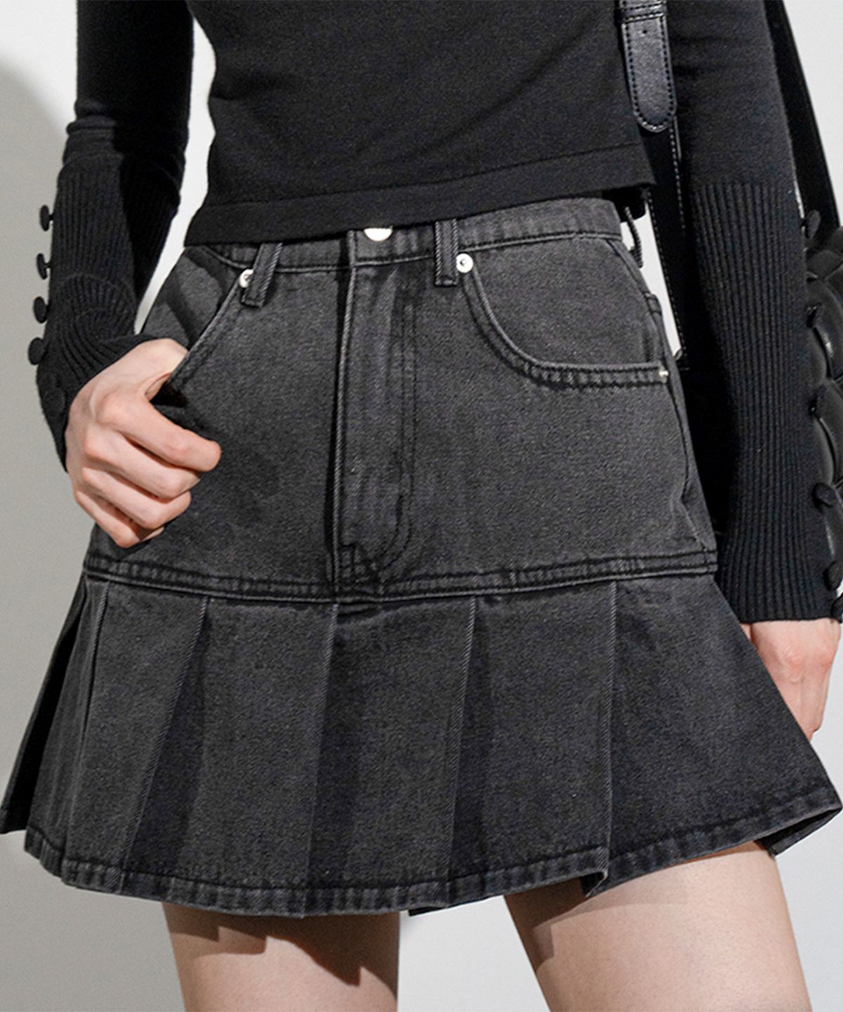 어반드레스(AVANDRESS) PLEATS DENIM SKIRT DEEP BLUE